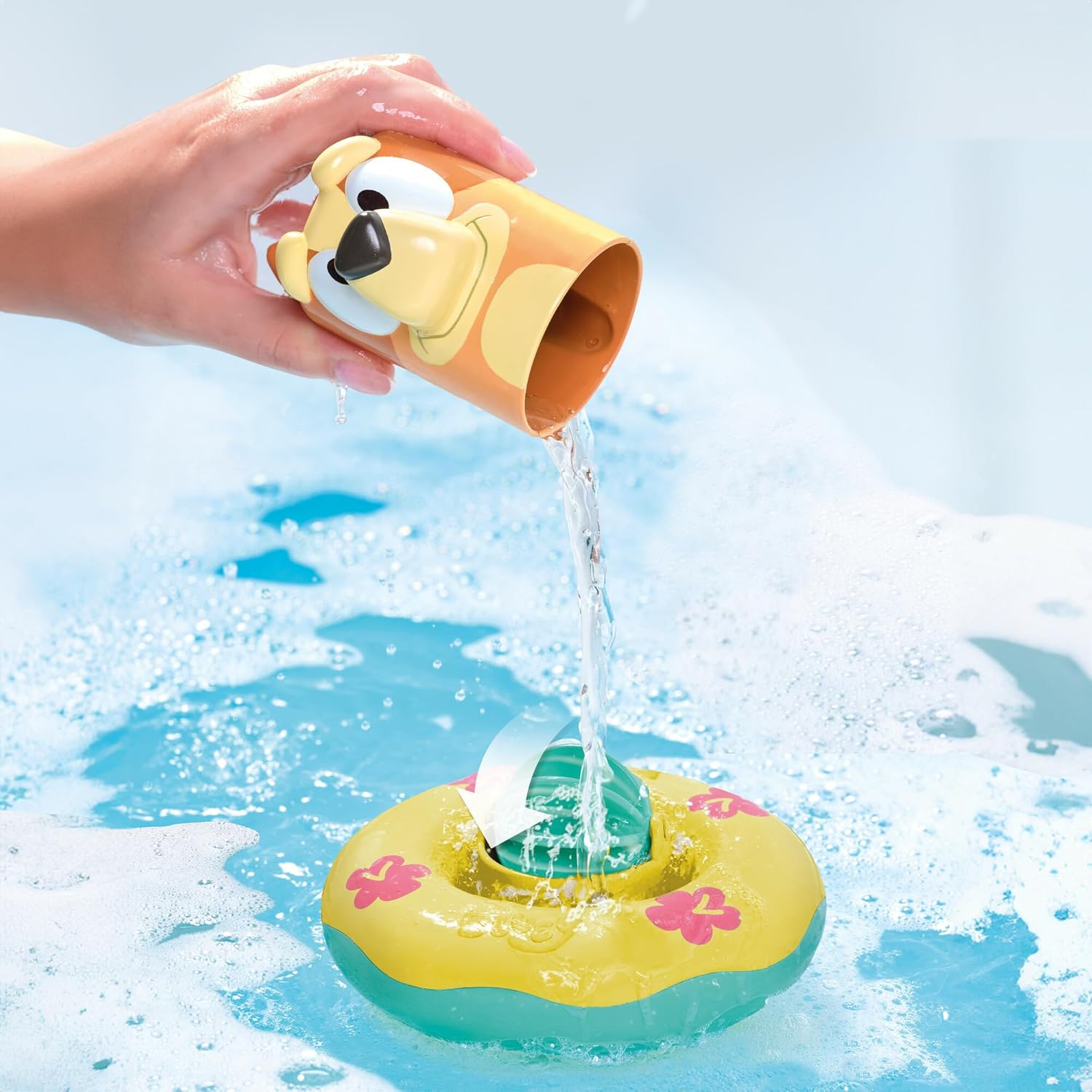 TOMY Toomies Bluey Bath Floats Toy (Pack of 2) image number 1
