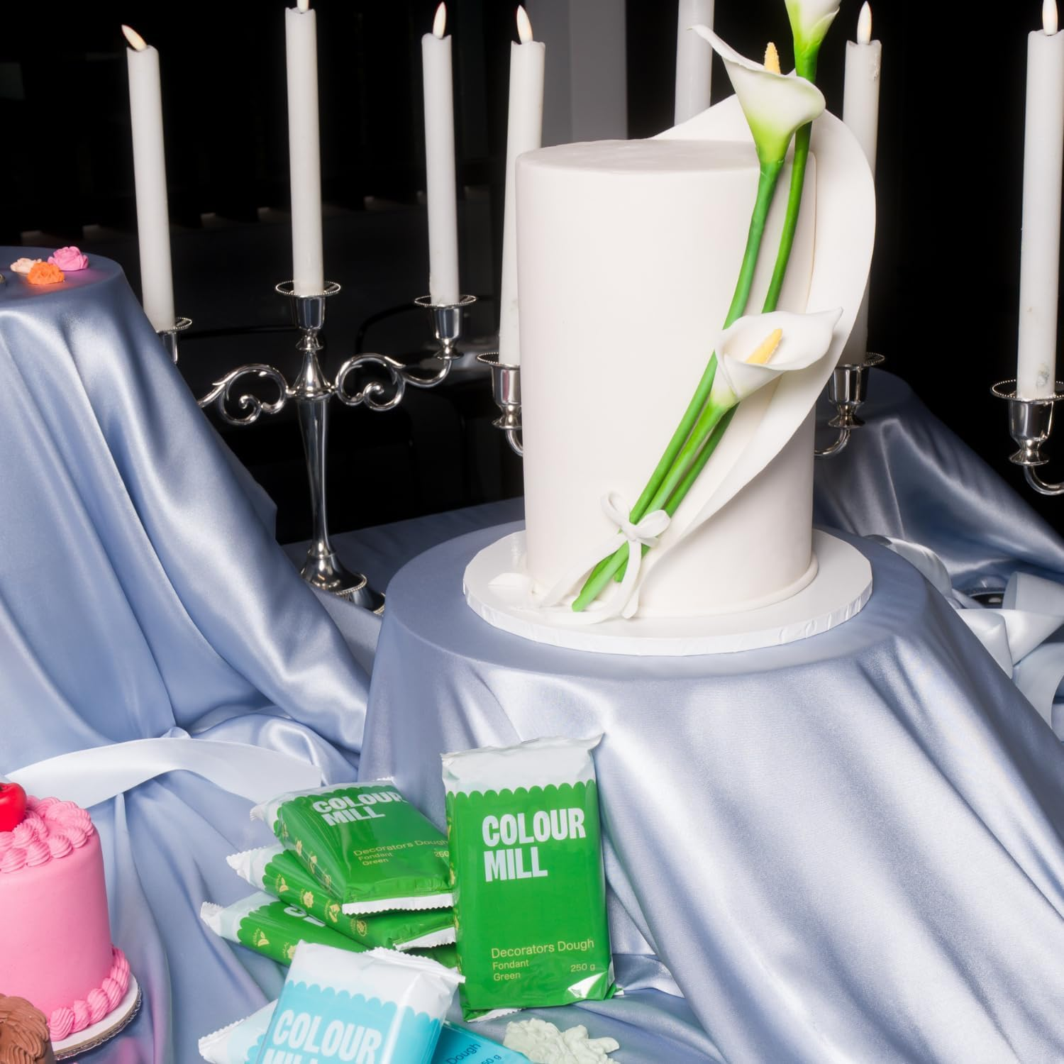 Colour Mill Decorators Dough Premium Ready to Roll Fondant Green 250G image number 1