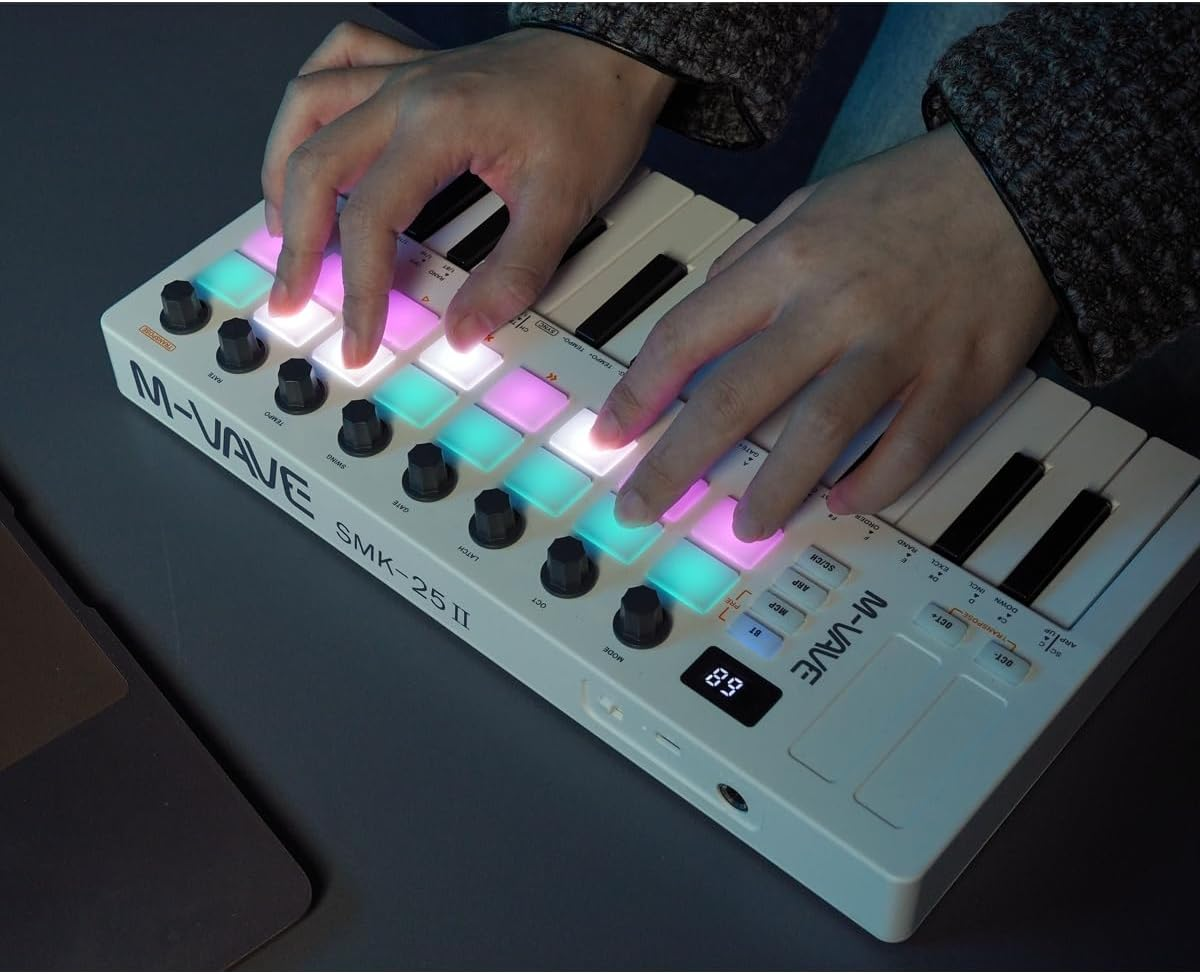 M-Vave SMK 25 MKII Wireless BT Midi Keyboard Controller with 16 Backlit Drum Pads, 8 Buttons, Arpeggio, USB, White image number 3