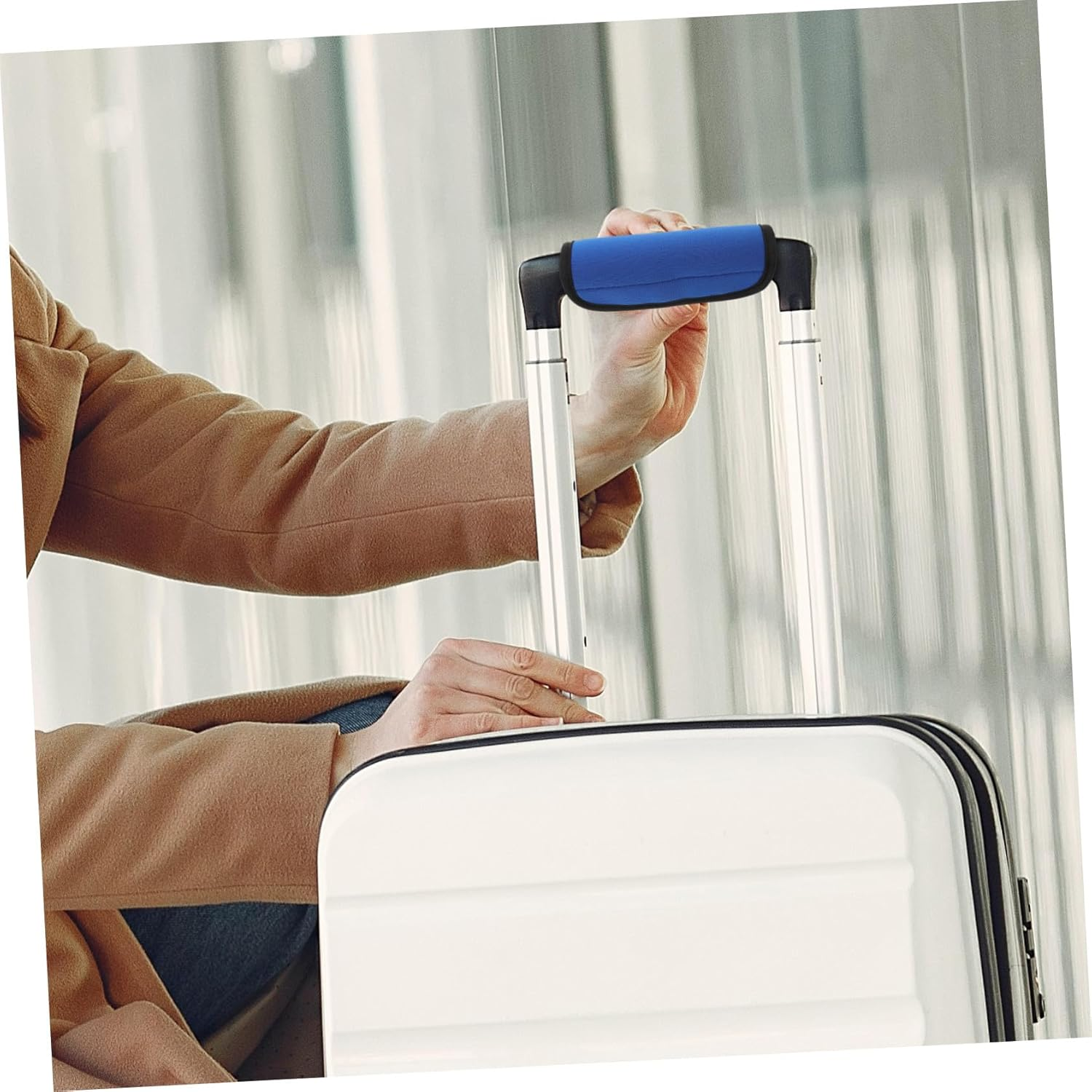 PACKOVE 2Pcs Comfortable Luggage Handle Covers Soft Wraps for Suitcase and Trolley Handles Reusable Travel Accessories with Sticky Design for Easy Attachment and Protection image number 6