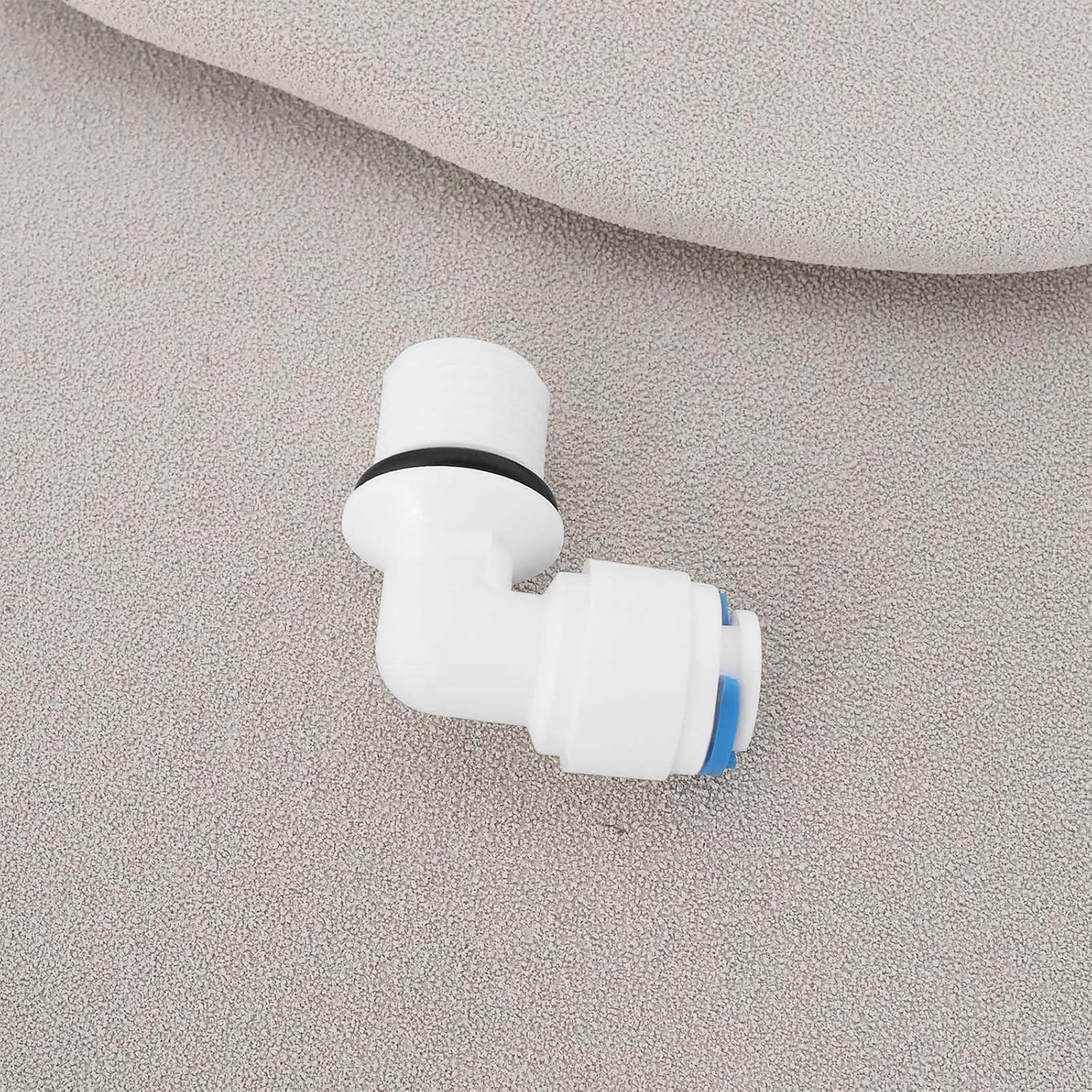 Emagtech 5Pcs 1/4 Male Thread to 1/4 90 Elbow Connector Pushfit Fittings for Installing Replacement Filter Housings Reverse Osmosis Water Filtration Systems