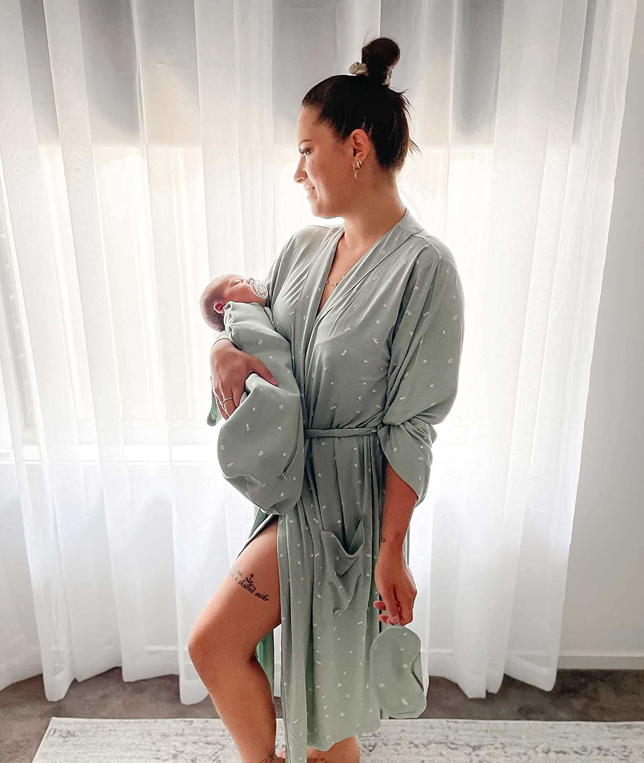 Ergopouch Mama & Mini Gift Includes Organic Cotton Cocoon Swaddle Bag 1.0 TOG for Newborn Babies, Eye Mask & Matchy Matchy Robe, One Size Fits Most, Sage, Pack of 3 image number 4