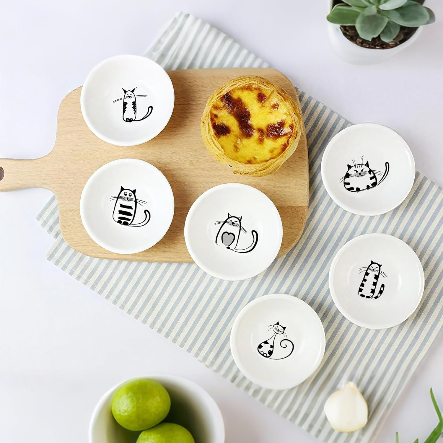 Super Cute Cat Ceramic Sauce Dish,Mini Side Seasoning Dish,Condiment Dishes,Sushi Soy Dipping Bowl,Snack Serving Dishes,Meow Porcelain Small Saucer Set(Set of 6) (7Cm) image number 4