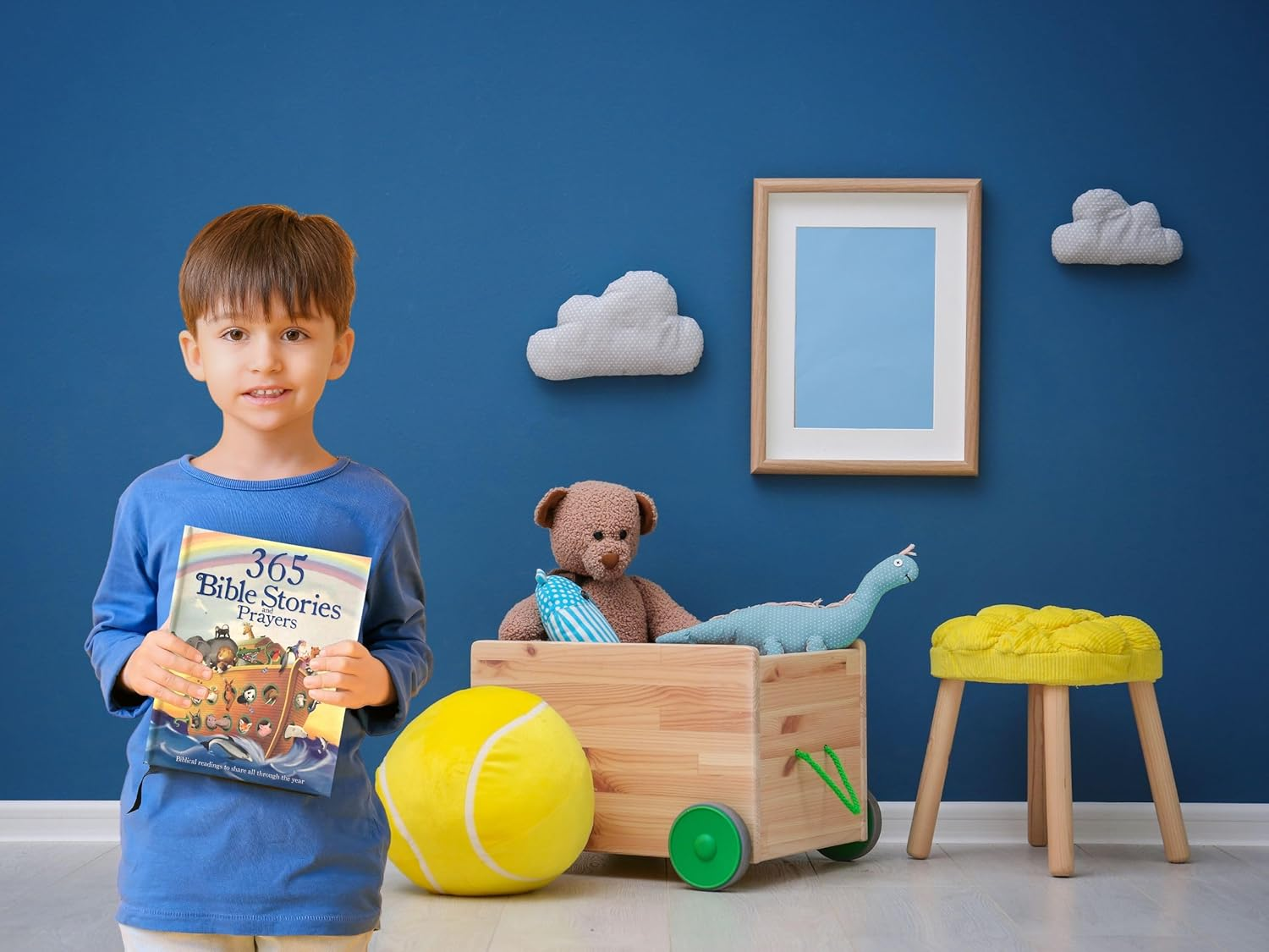 365 Bible Stories and Prayers (Little Sunbeams): Biblical Readings to Share All through the Year image number 5