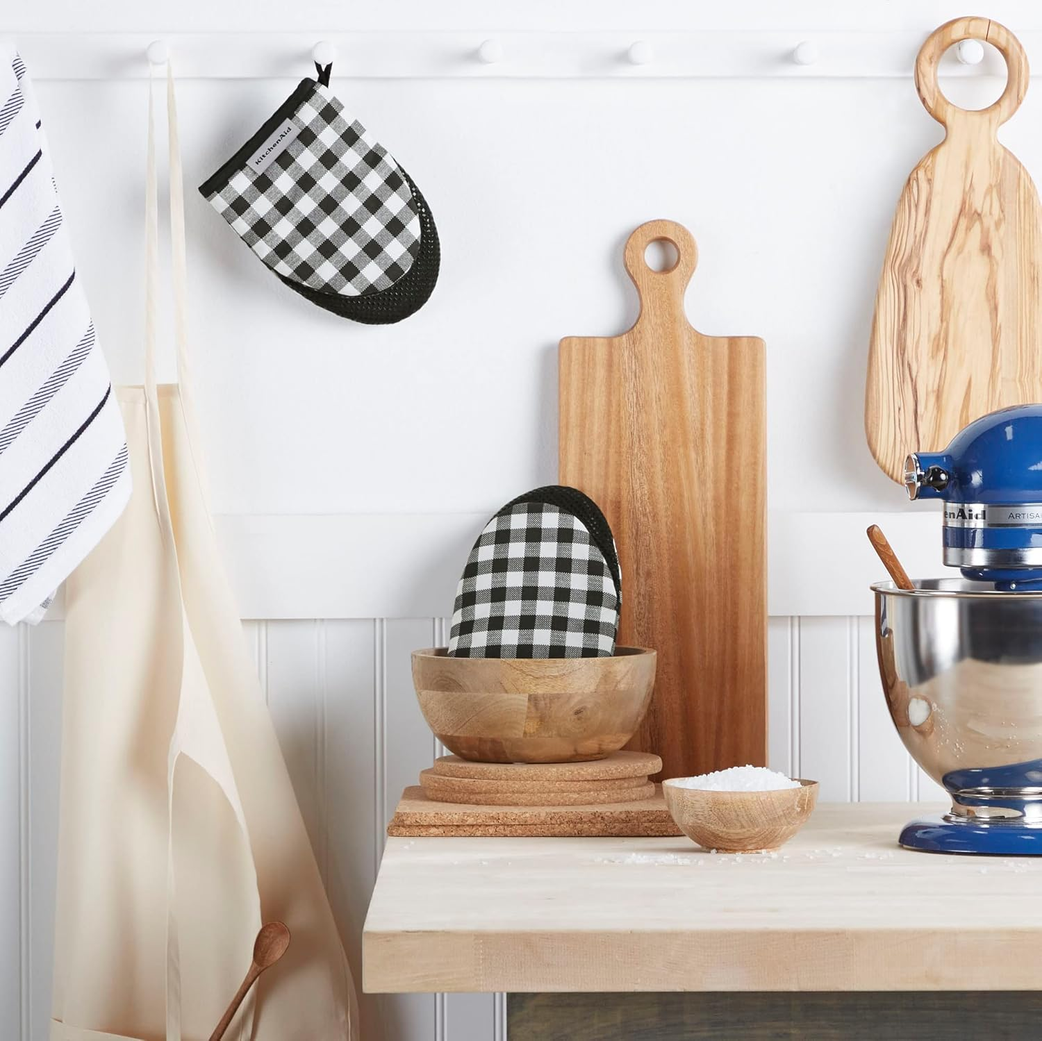 Kitchenaid Gingham Mini Oven Mitt 2-Pack Set, Onyx Black, 5.5"X8" image number 5