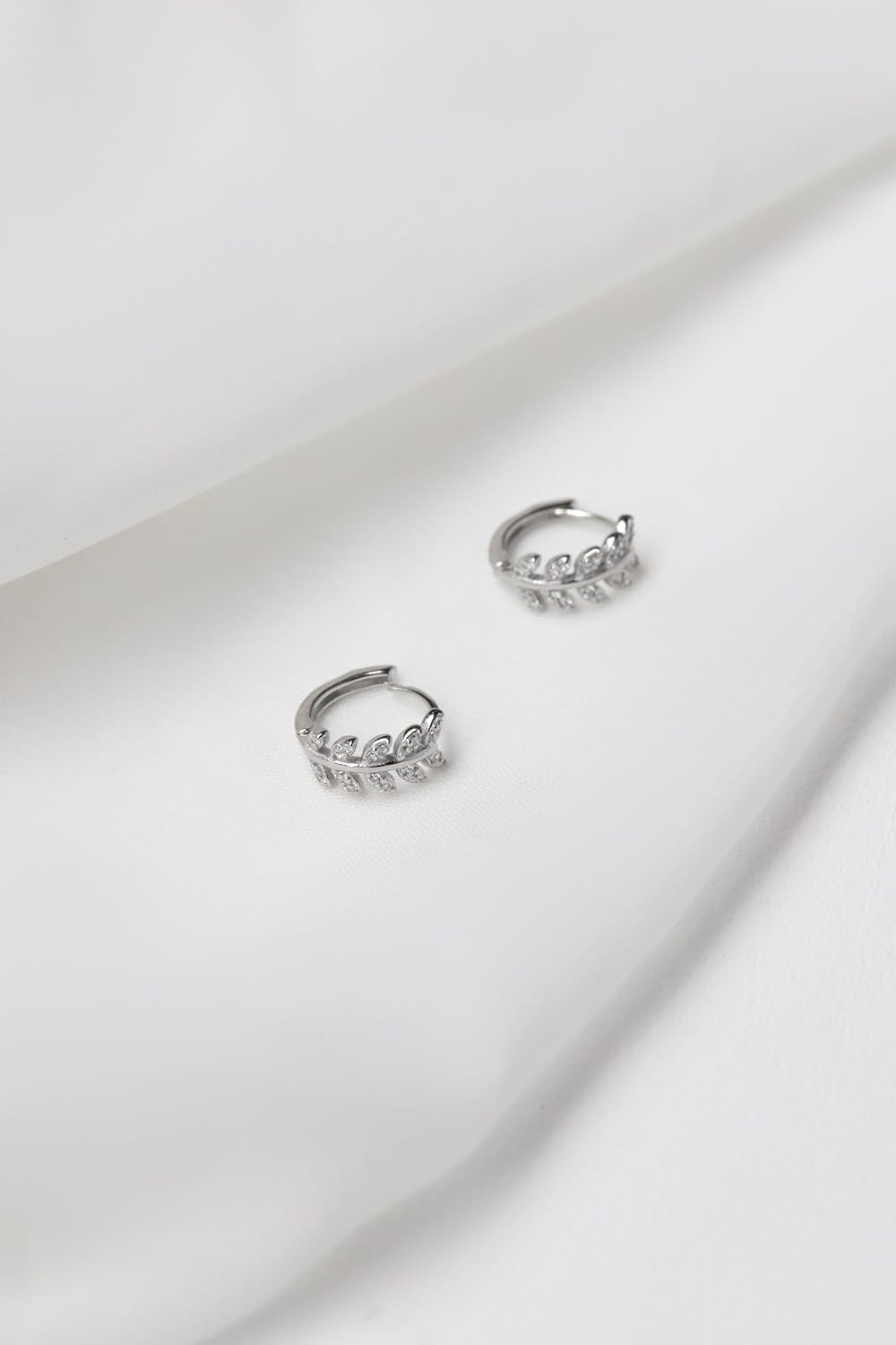 SAINT RAPHA&Euml;L Crystal Leaf Huggie Earrings image number 4