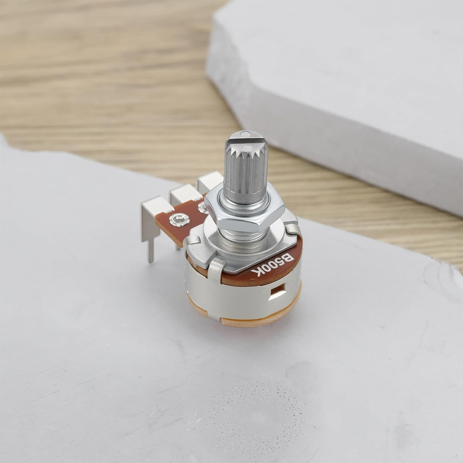 Be in Your Mind 5Pcs B500K 500K Three Terminal Angled Linear Potentiometer for Audio Adjustment Power Amplifier Equipment with Washers and Nuts image number 5