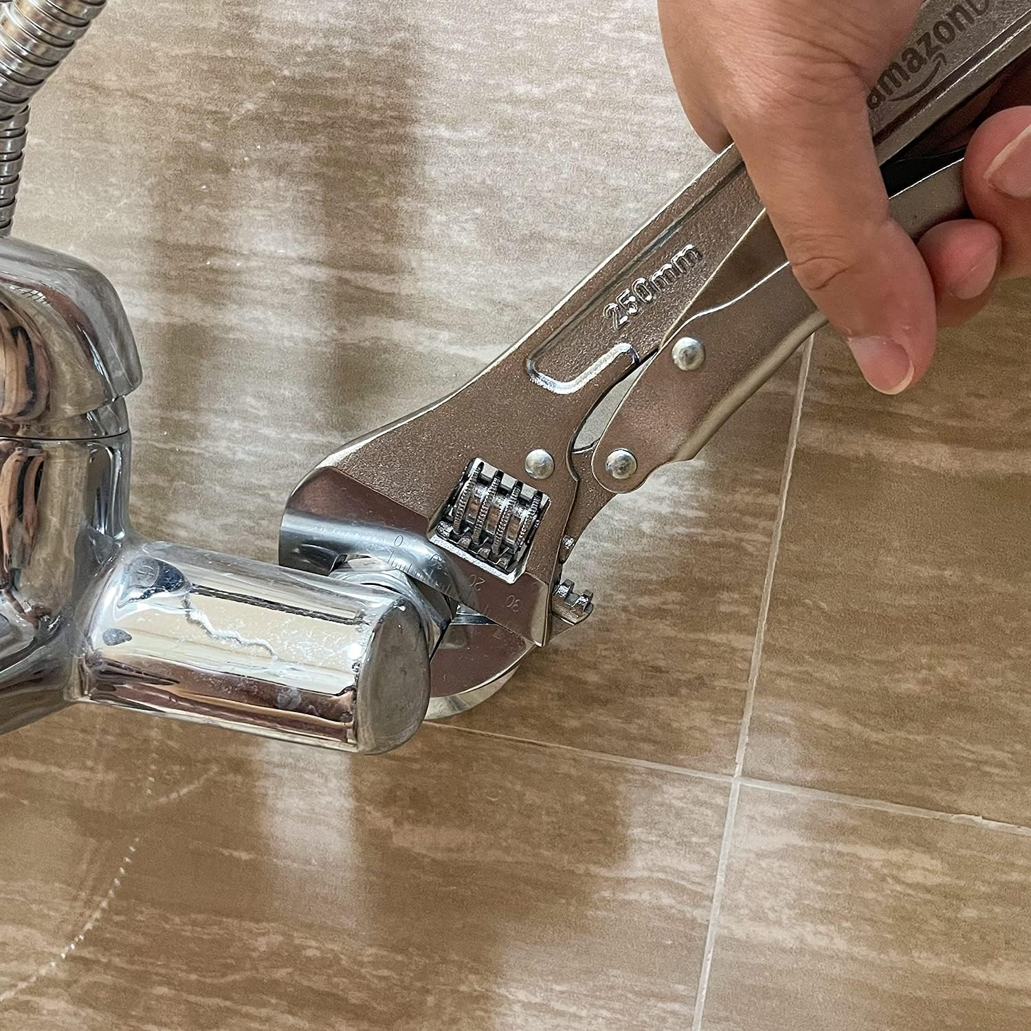 Amazon Basics 10-Inch (250Mm) Locking Adjustable Wrench image number 2