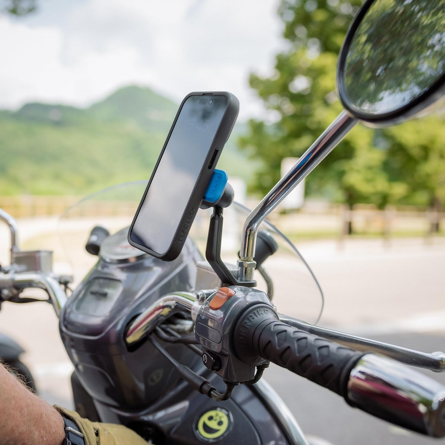 Quad Lock Motorcycle/Scooter/Moped Mirror Stem Mount for Iphone, Galaxy Pixel and Universal Adapters image number 4