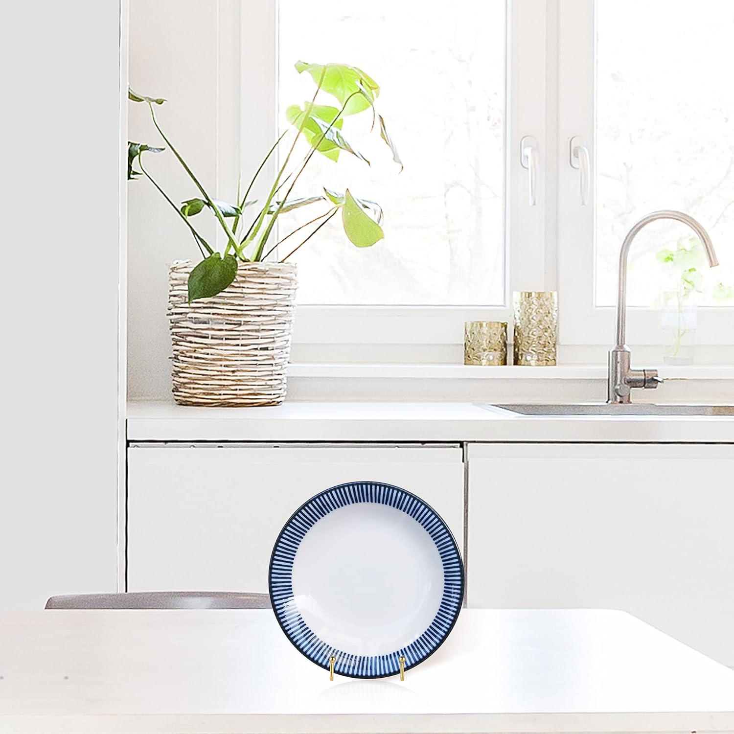 Mocoosy 2 Pack 4 Inch Gold Plate Stands for Display, Metal Square Wire Easel Stand, Plate Holder Display Stands, Picture Frame Stands for Display Photos, Decorative Platter, Book and Table Top Arts image number 7