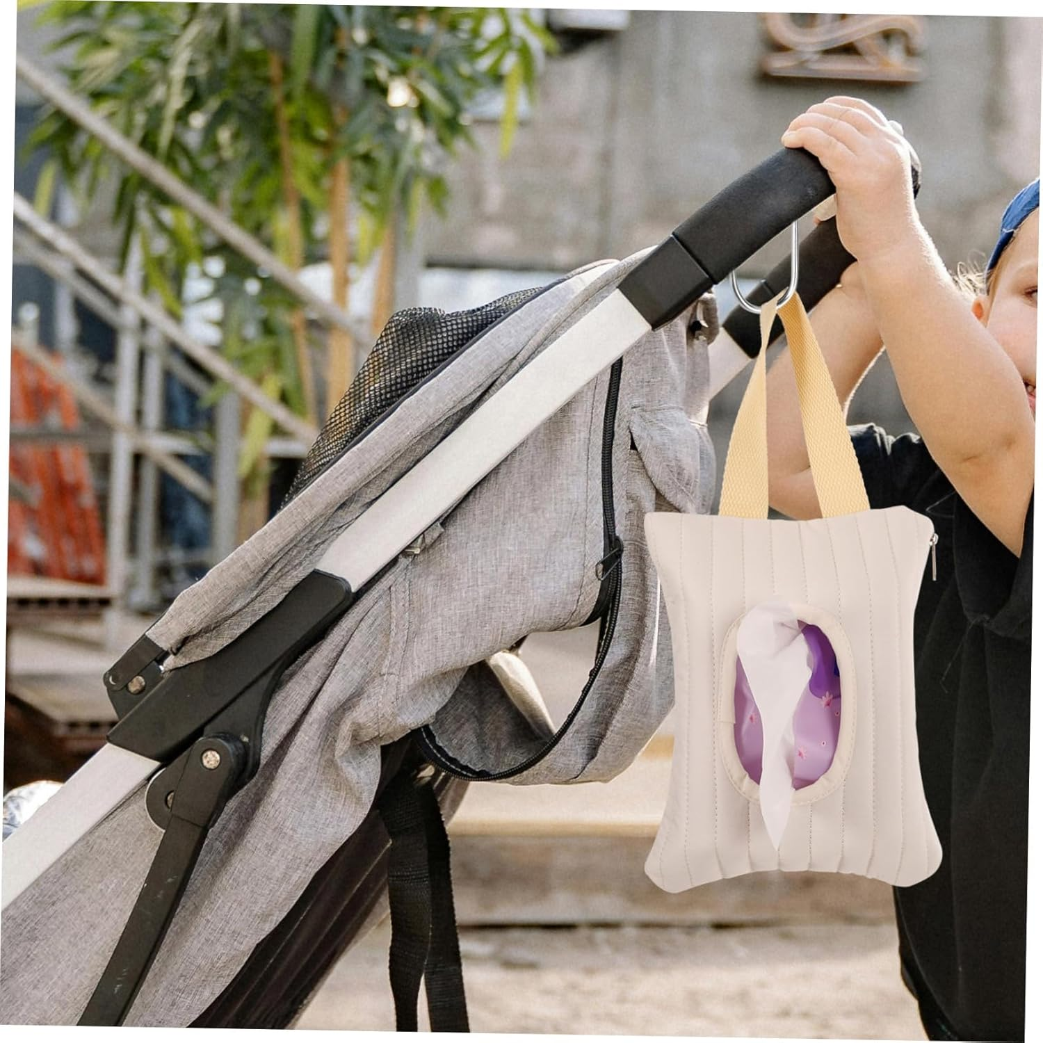 MERRYHAPY Refillable Baby Wipes Container and Hanging Stroller Organizer Embroidered Stars, Portable Travel Wipe Holder Case for Diaper Bags and Outdoor Use image number 4