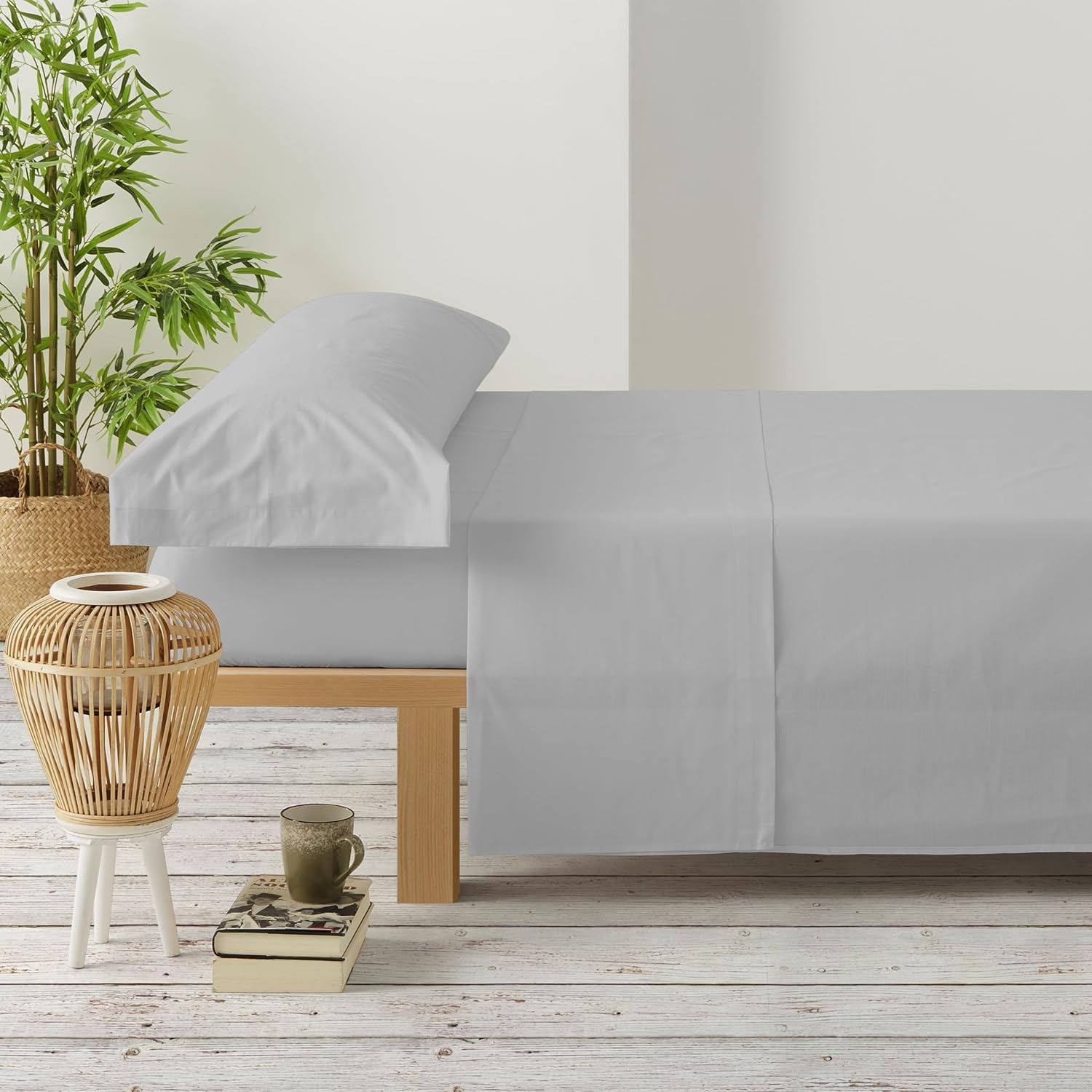 Degrees Home - Premium Bedding Set 140 X 200 &ndash; 4 Pieces &ndash; Flat Sheet 140 X 200 Cm &ndash; Fitted Sheet 140 X 200 Cm Adjustable &ndash; 2 Pillowcases 70 X 50 Cm