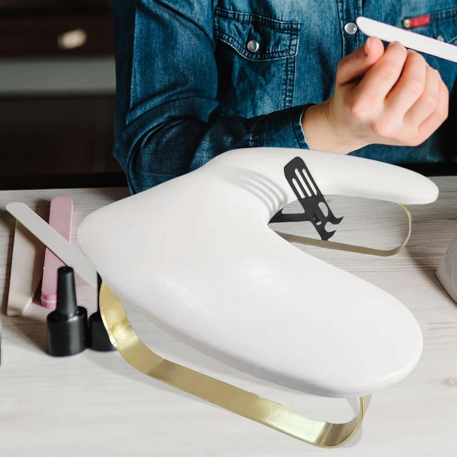 Qtueop Nail Arm Rest Hand Pillow Stylish Non Slip Soft Comfortable Manicure Armrest image number 4