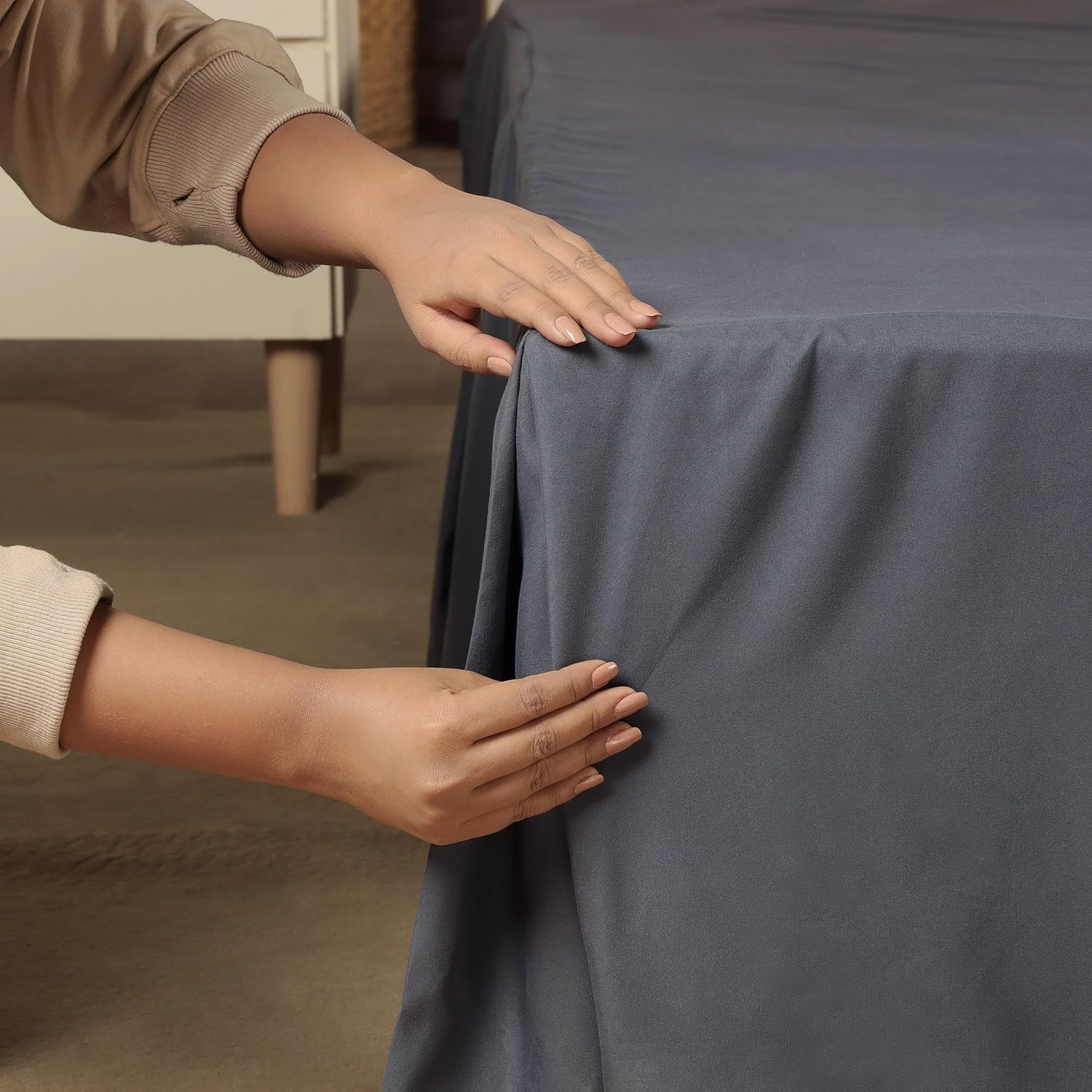 NY Threads - Pleated Bed Skirt - Queen - Easy Fit - Soft Brushed Microfiber, 16 Inches Drop - Simple Design, Machine Washable - Ideal for Hiding under - Base Bed Skirt - Grey