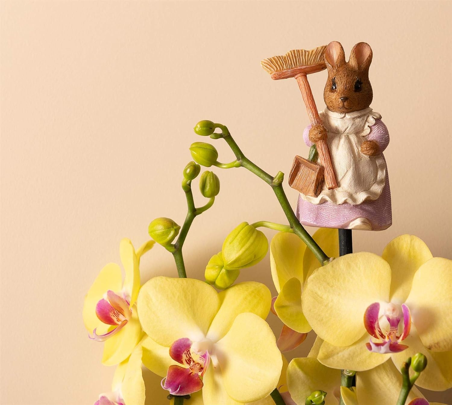 Jardinopia Garden Decor Beatrix Potter Hunca Munca Stake Topper image number 4