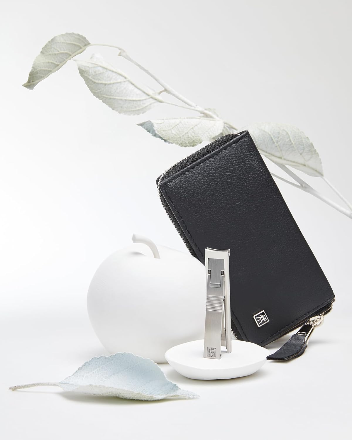 ZWILLING Manicure Pedicure Set 3-Piece Compact Nail Clippers Vegan Apple Leather Case Black image number 2