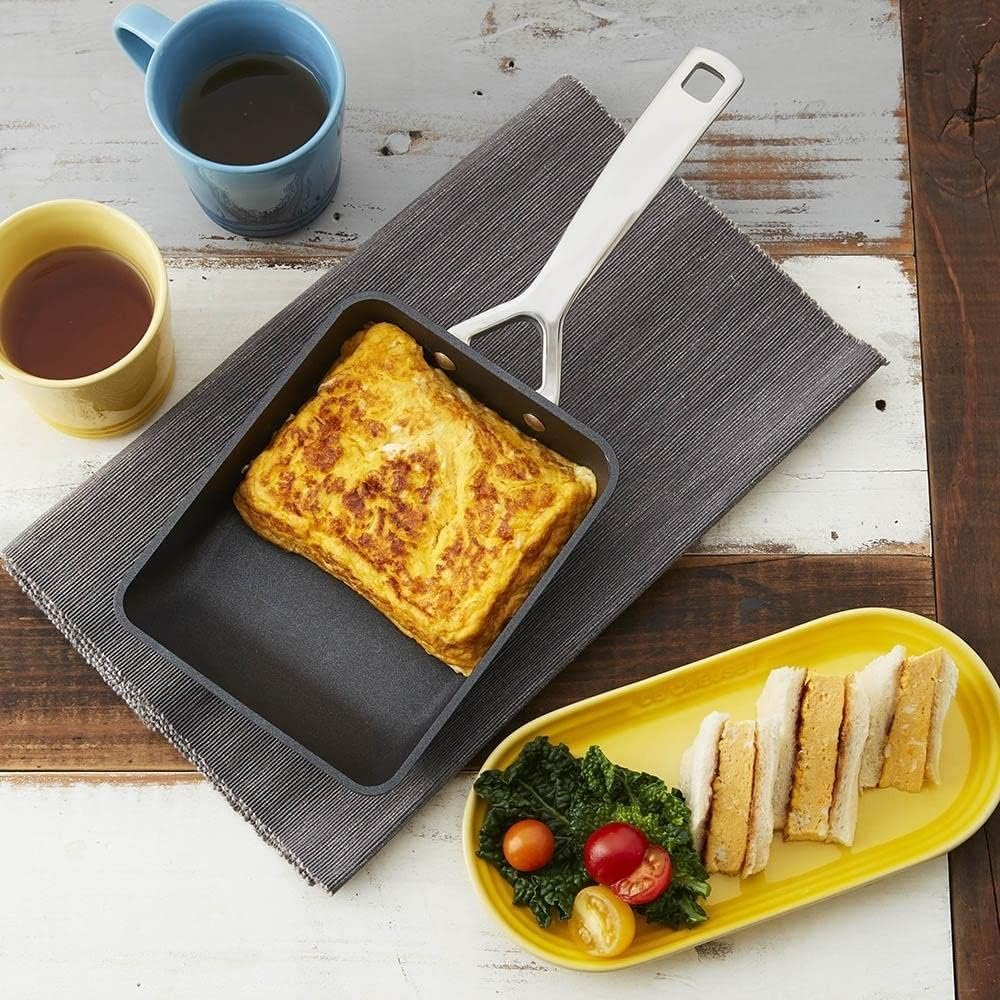 Le Creuset Toughened Non-Stick Egg Pan