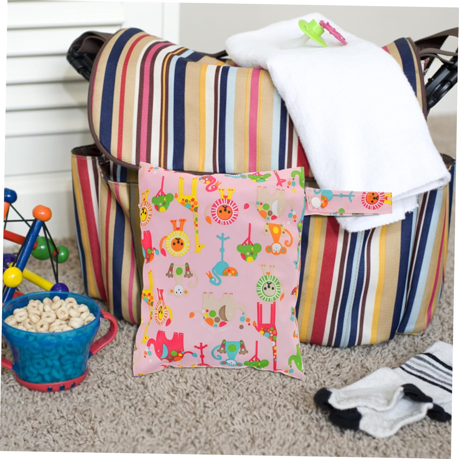 Ibasenice 3Pcs Hanging Diaper Bags Versatile Pouches for Wet and Dry Diapers Convenient Storage for Travel Nursery and Outdoor Use Mixed Styles image number 6