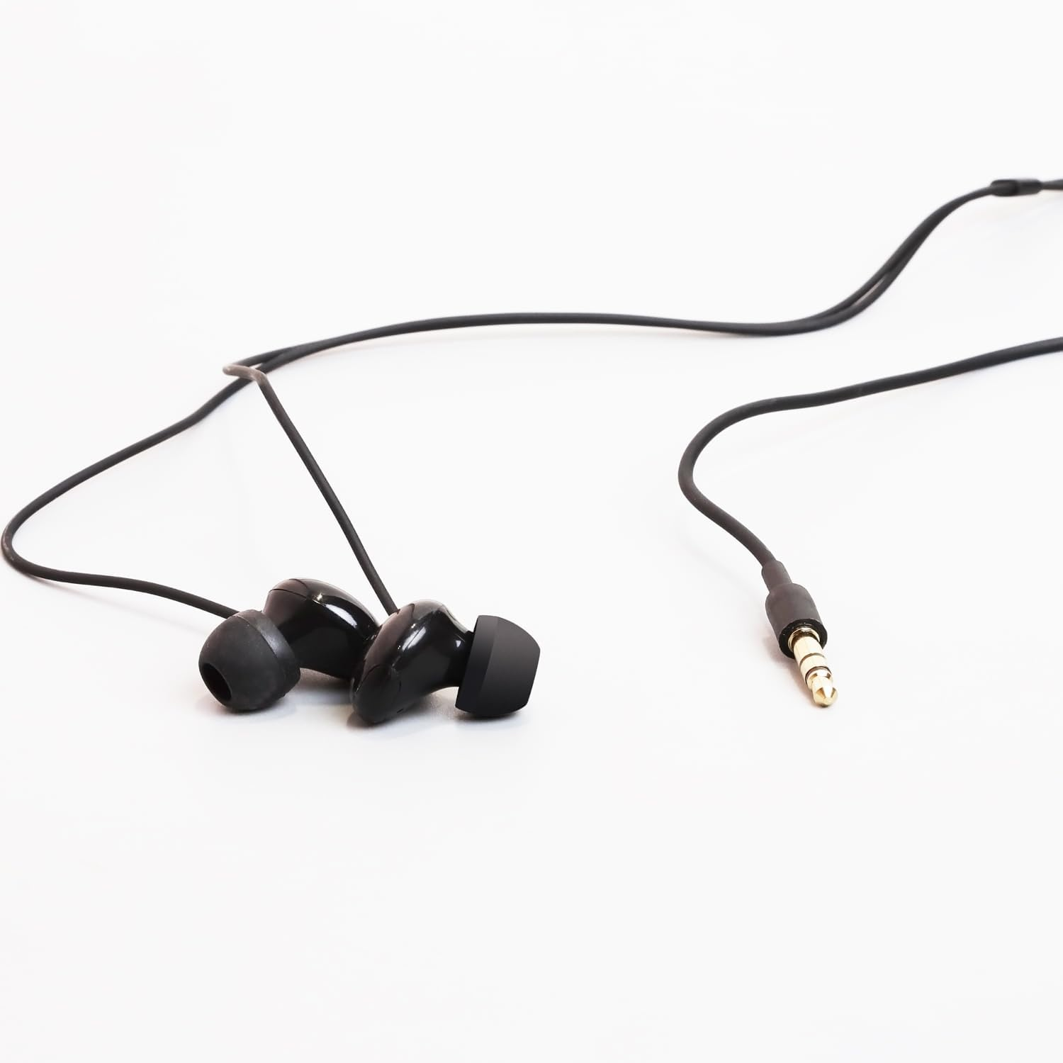 Mangokit Earphones, In-Ear Earphones with Ear Tips- Black image number 4