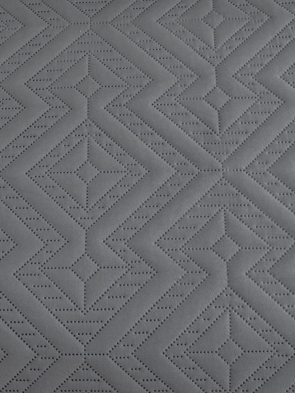 Techshining 3 Piece Bedspread Coverlet Set - Lightweight Microfiber & Cotton Fill, Reversible Grey Quilt with Pillow Shams for Twin, Full, Queen, King (King) image number 4