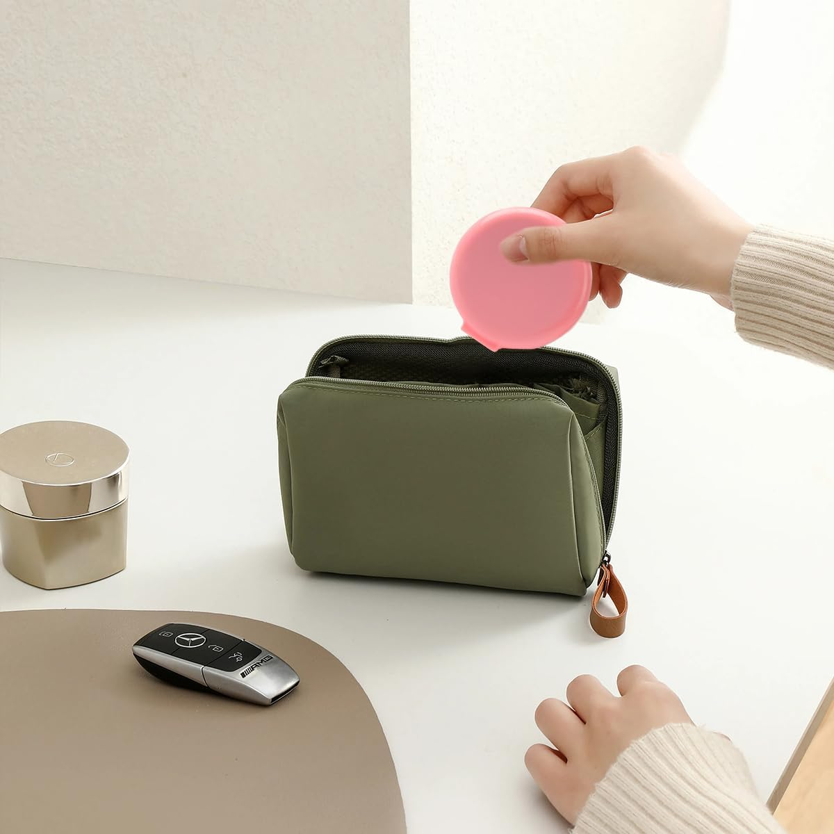 2 Pieces Folding Travel Mirror Hair Brushes, Pocket Hair Comb, Hair Brush with Mirror, round Mini Hair Brush for Women and Girls (Pink) - Black image number 5