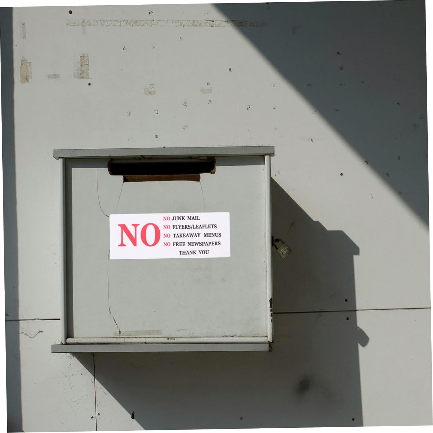 HOMSFOU 2Pcs Mailbox Stickers Signs No Junk Mail Sticker for Mailbox Non-Adhesive Mailbox Sign Quality Warning Sticker Self-Adhesive Mailbox Sticker Mailbox Protection Sticker Red PVC