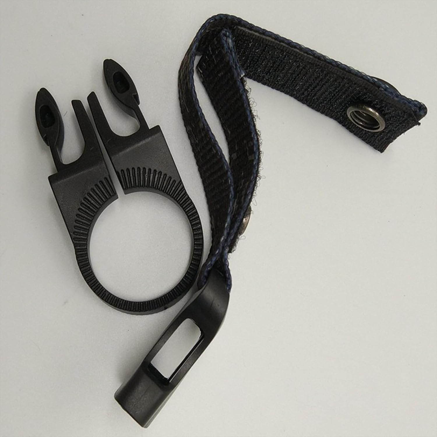 3Pcs Bottle Hanging Buckle Clip Outdoor Portable Water Bottle Ring Holder for Backpack Belt Belt Outdoor Camping Hiking Mountaineering Traveling Cycling Running Fitness Black image number 3