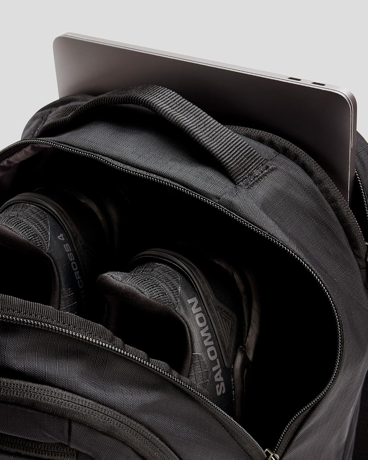 Kathmandu Axon Everyday Backpack - 25L Unisex Black Stingray 25LTR image number 2