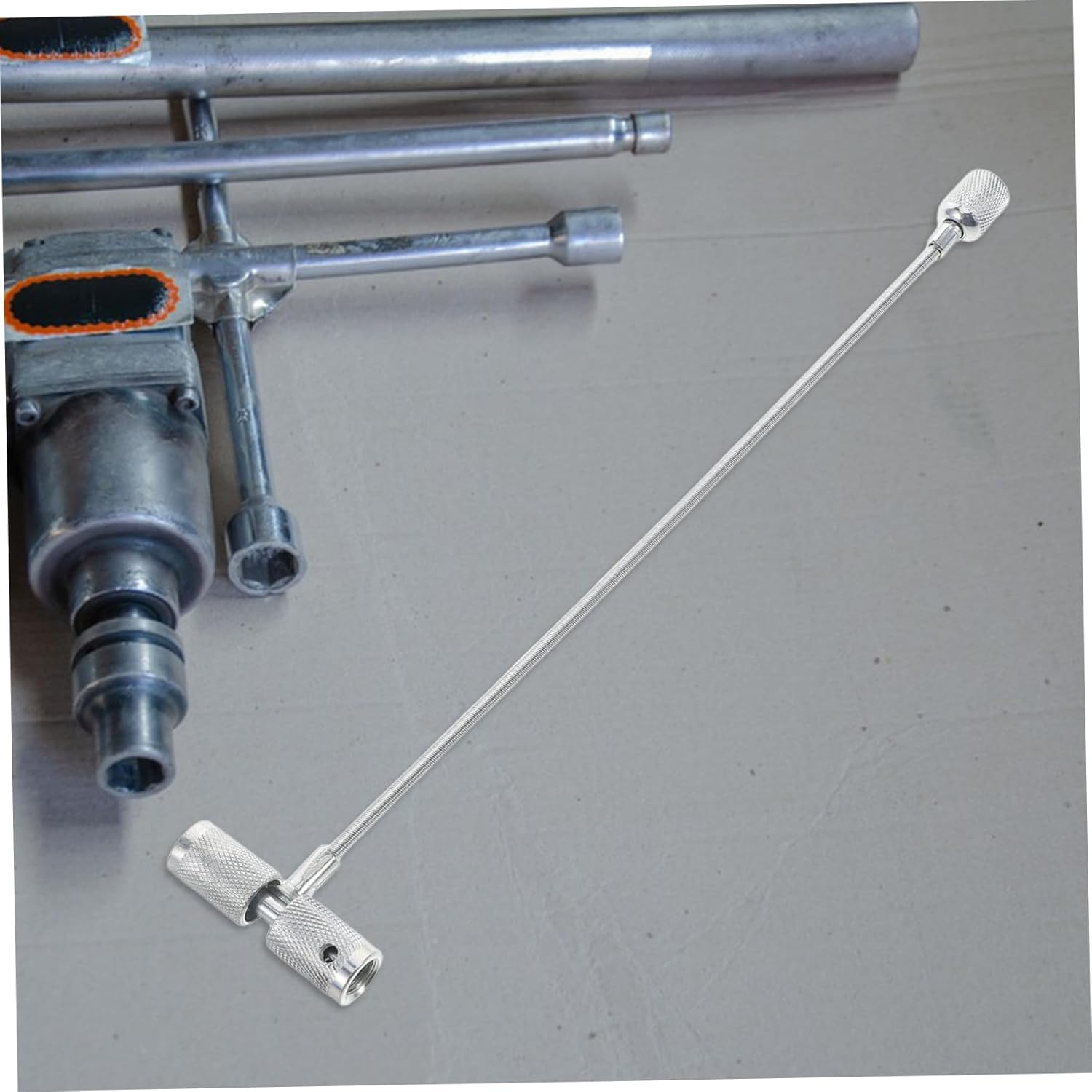 TOYZFRIENDY Portable Valve Stem Remover and Core Installation Tool Lightweight Tire Valve Stem Puller for Efficient Vehicle Tire Repair Compact Automotive Tool image number 5