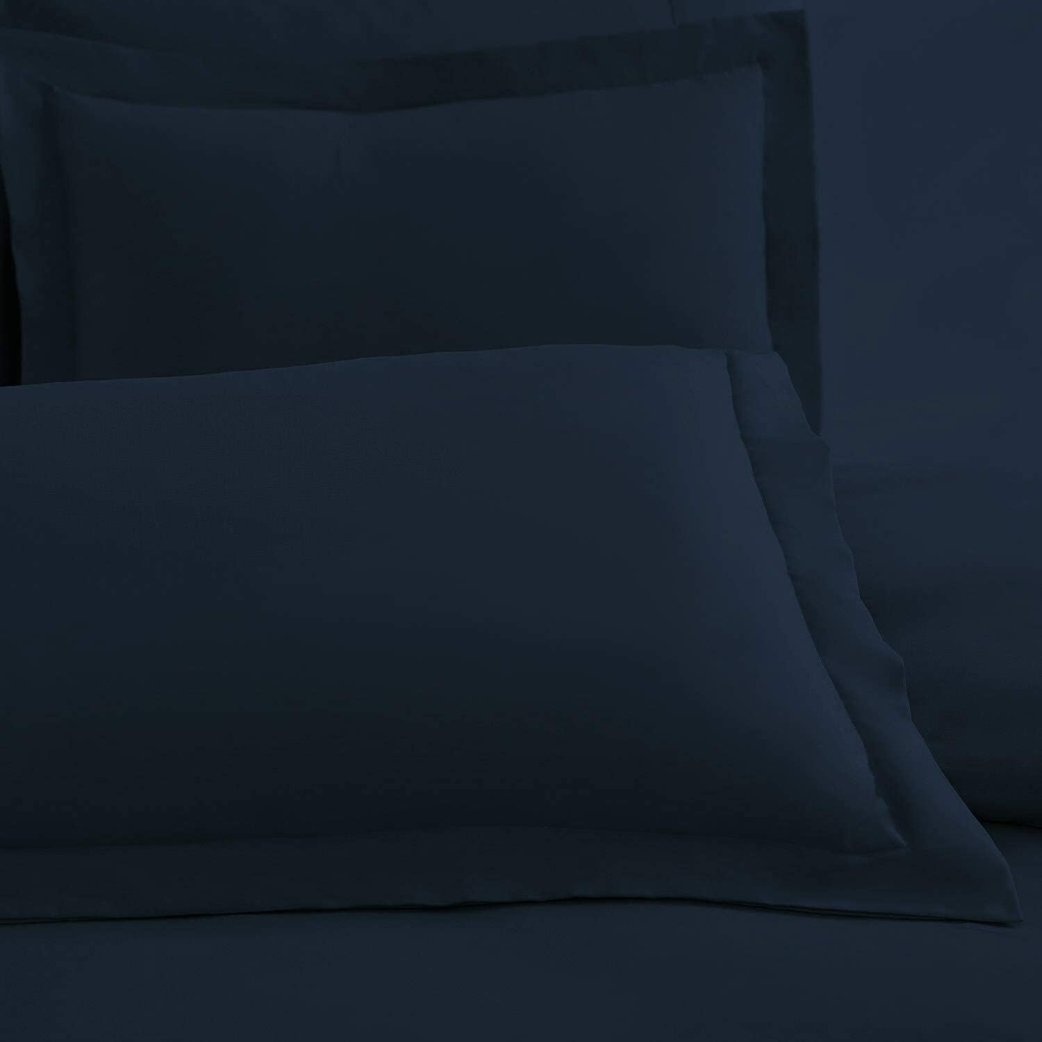 Comfywell Super King Duvet &ndash; Plain Quilt Comforter Bedspreads, Coverlets & Sets, 2 Pillowcases Warm and anti Allergy All Season Coverless Duvet, Throws for Bed.(Super King (220X260Cm), Navy Blue) image number 3