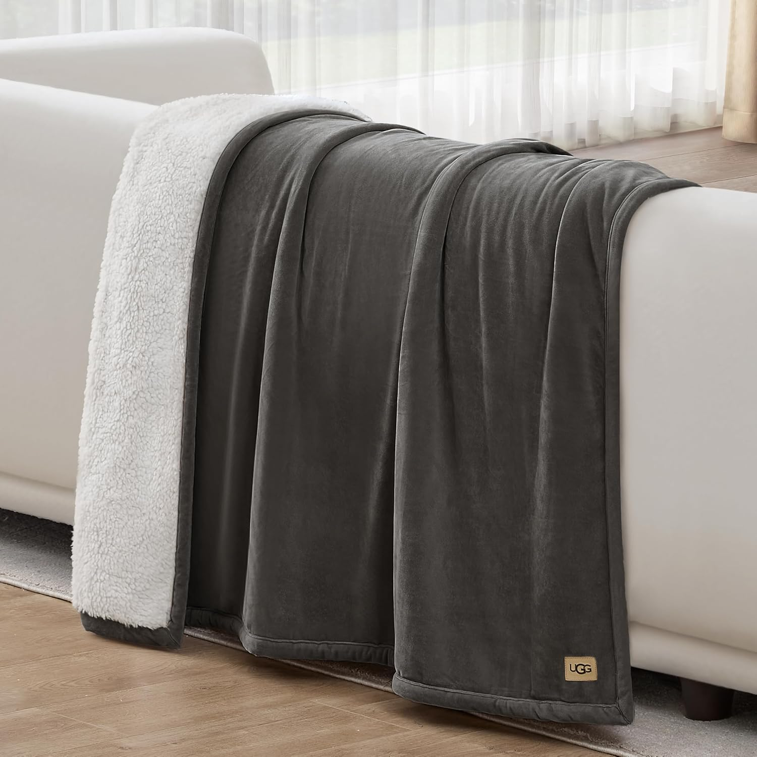 UGG 23858 Bliss Sherpa Fully Reversible Throw Blanket for Couch or Bed Machine Washable Easy Care Soft Plush Luxury Oversized Accent Blankets, 70 X 50-Inch, Charcoal image number 3