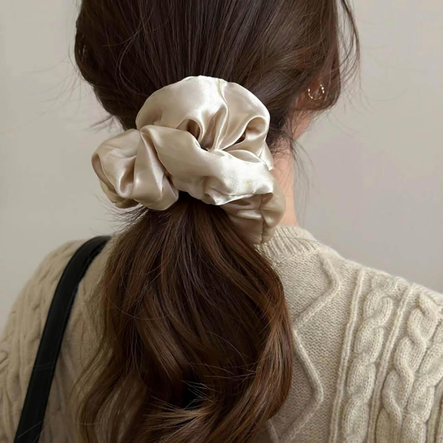 Inateannal Vintage Satin Silk Hair Bobbles Large Satin Elastic Hair Bobbles White Large Satin Hair Bobbles Scrunchy Oversized Thick Hair Bobbles Satin Ponytail Holder Hair Bands