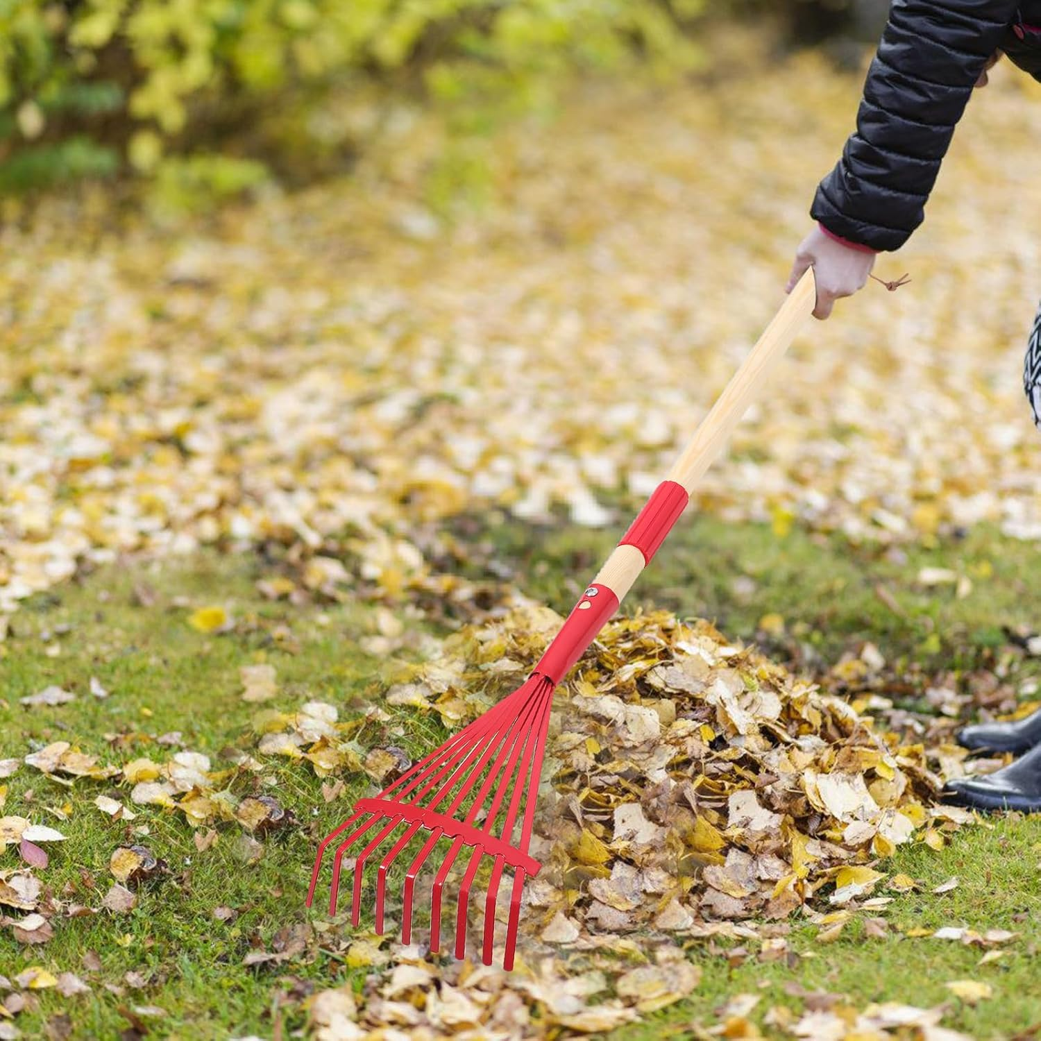 Toddmomy Removable Handle Garden Rake Lightweight Small Lawn Rake Handheld Leaf Cleaning Tool for Kids Outdoor Yard Maintenance image number 3