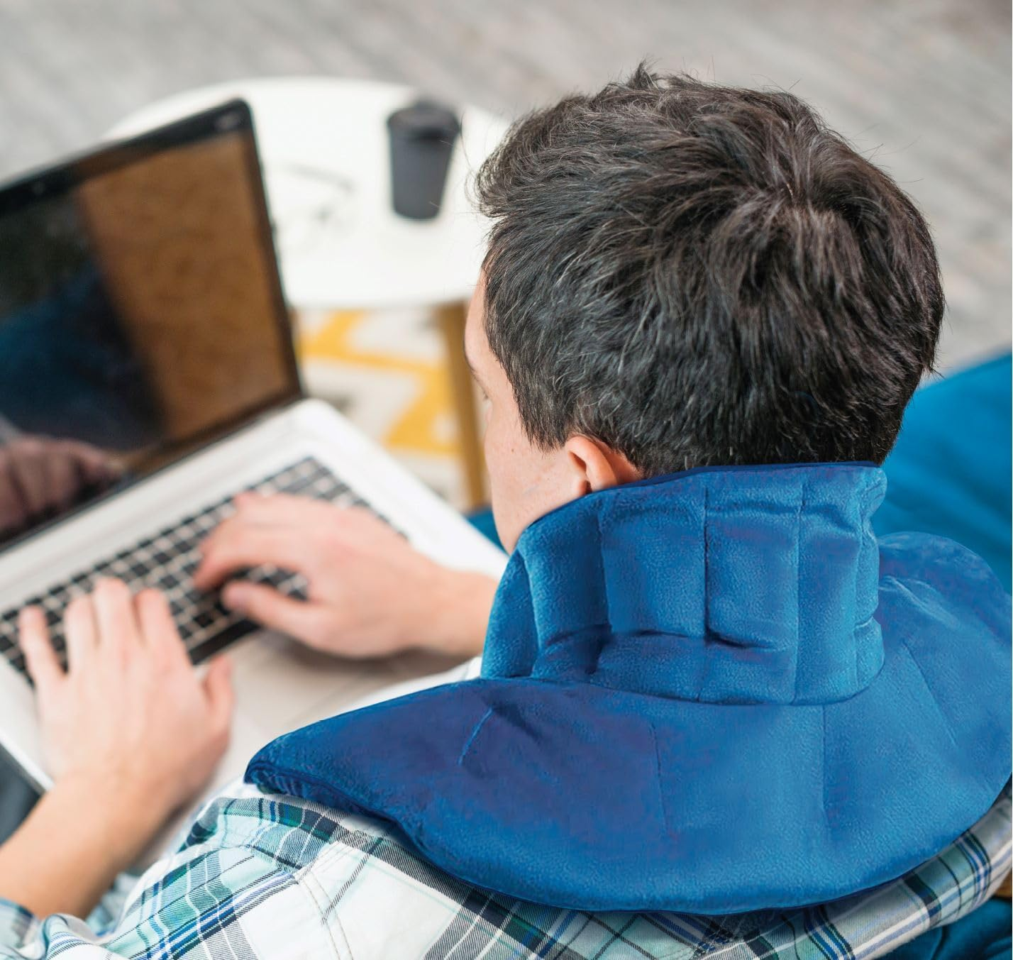 Vistara Weighted Neck Wrap image number 3