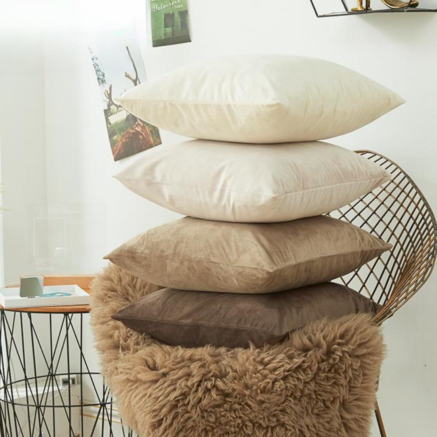 Set of 4 Velvet Throw Pillow Covers, Soft Square Home Decorative Cushion Cases Cozy Cushion Covers for Couch Sofa Car Bedroom Living Room Home Patio Indoors Outdoors Style Home Decor 45 X 45 Cm