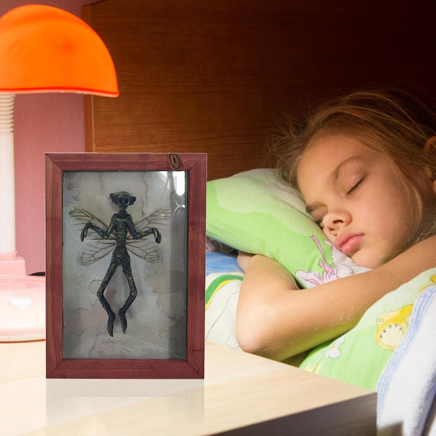 Mysterious Ghost Specimen Photo Frame - Halloween Bat Specimen Display, Gothic Style Resin Frame | Decorative Wall Hanging for Ghost Festival, Taxidermy Art, Dark Wind Home Ornament, Personality Decor image number 1