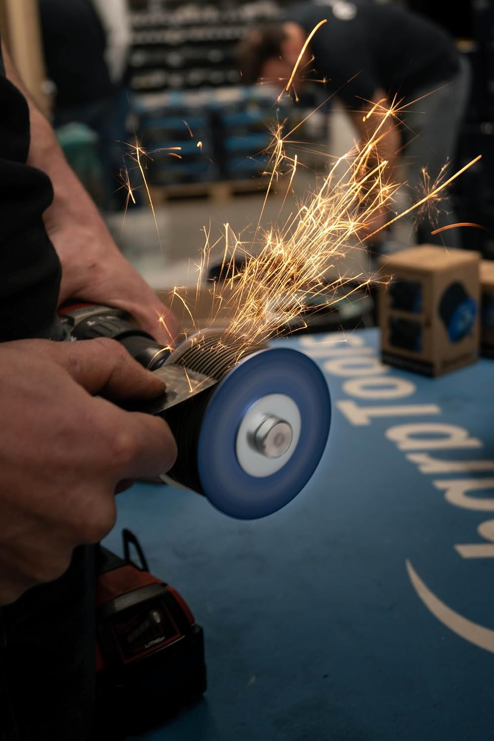 Sharptool 1.0 Multitool Saw Blades Sharpening - Multifunctional Tool Accessory for Resharpening Plunge Saw Blades, Oscillating Tool Accessories - Saw Blade Sharpener for Drill - 35 Mm image number 2