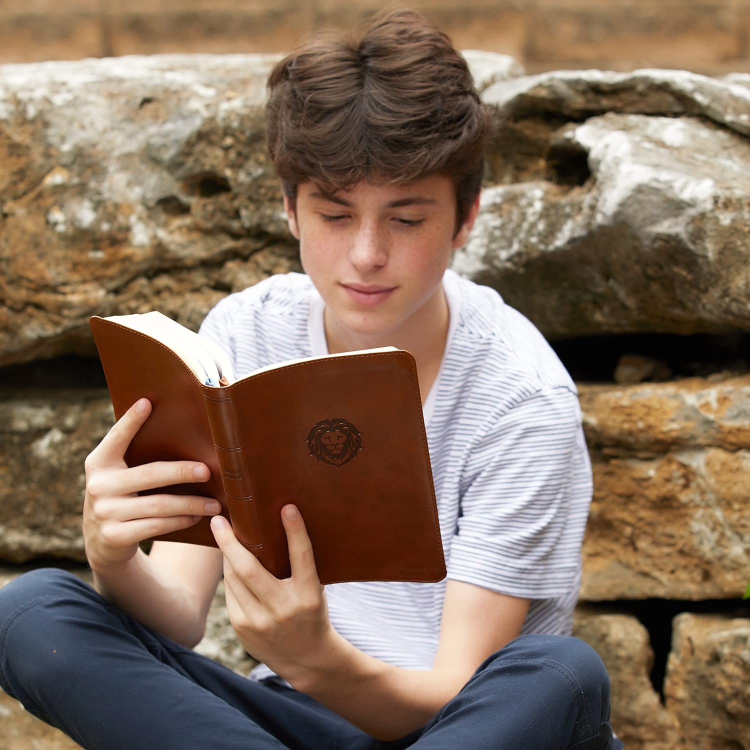 NKJV Thinline Bible Youth Red Letter Edition [Brown]: Holy Bible, New King James Version image number 4