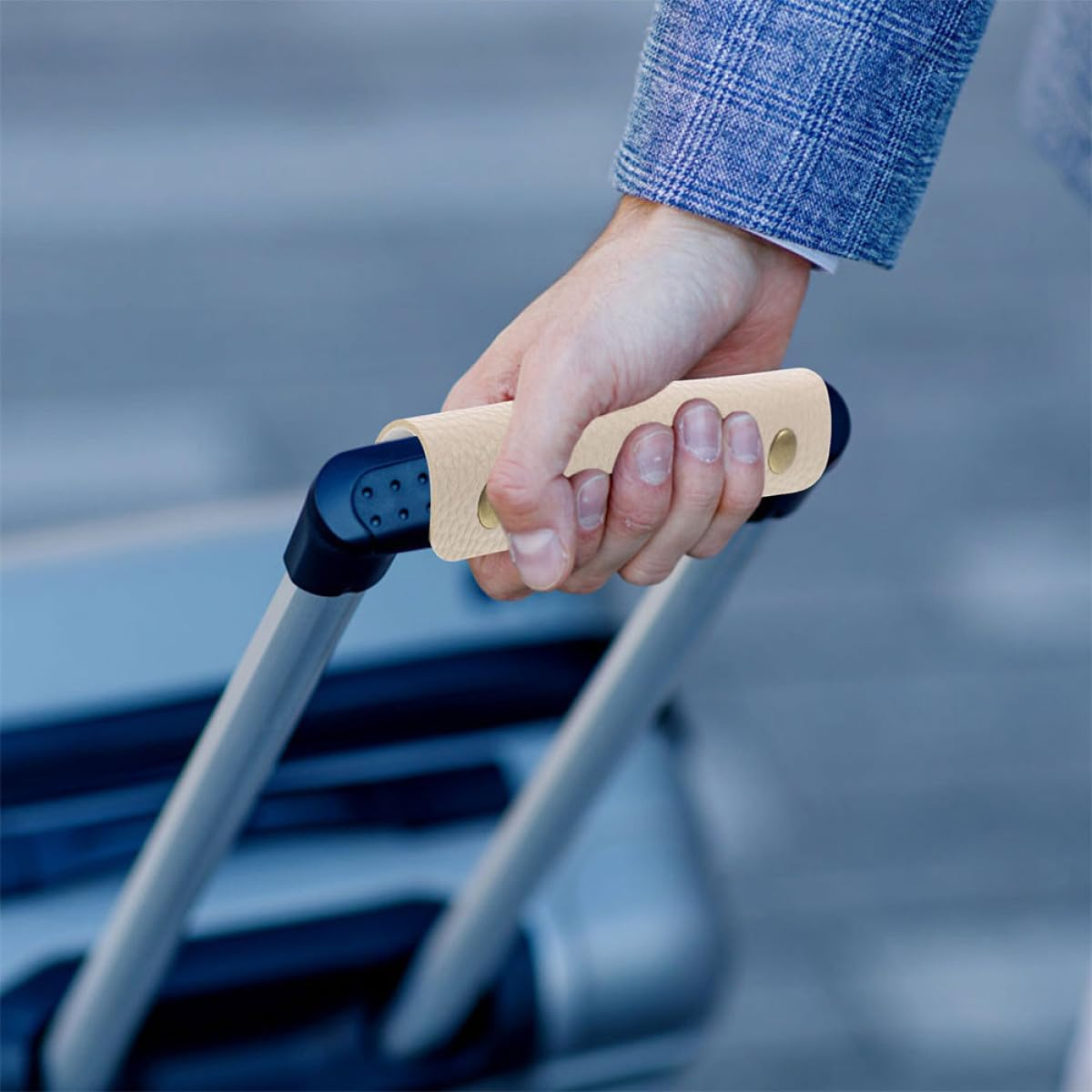 Hoement 2Pcs PU Leather Luggage Handle Covers Travel Bag Handle Wraps Hand Pressure Relief Protectors for Suitcases Tote Bags Shoulder Straps and Easy to Install image number 6