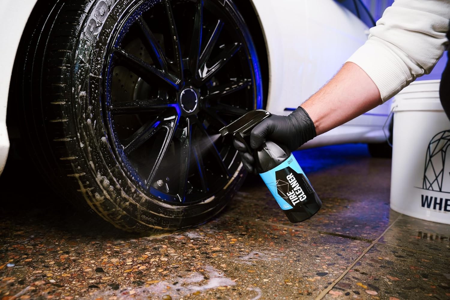 GYEON Quartz Q&sup2;M Tirecleaner - Tire and Rubber Cleaner - Remove Old Tire Shine and Dressings Easily - Deep Clean Tires and Rubber - Safe on All Wheel and Tire Finishes 400Ml image number 3