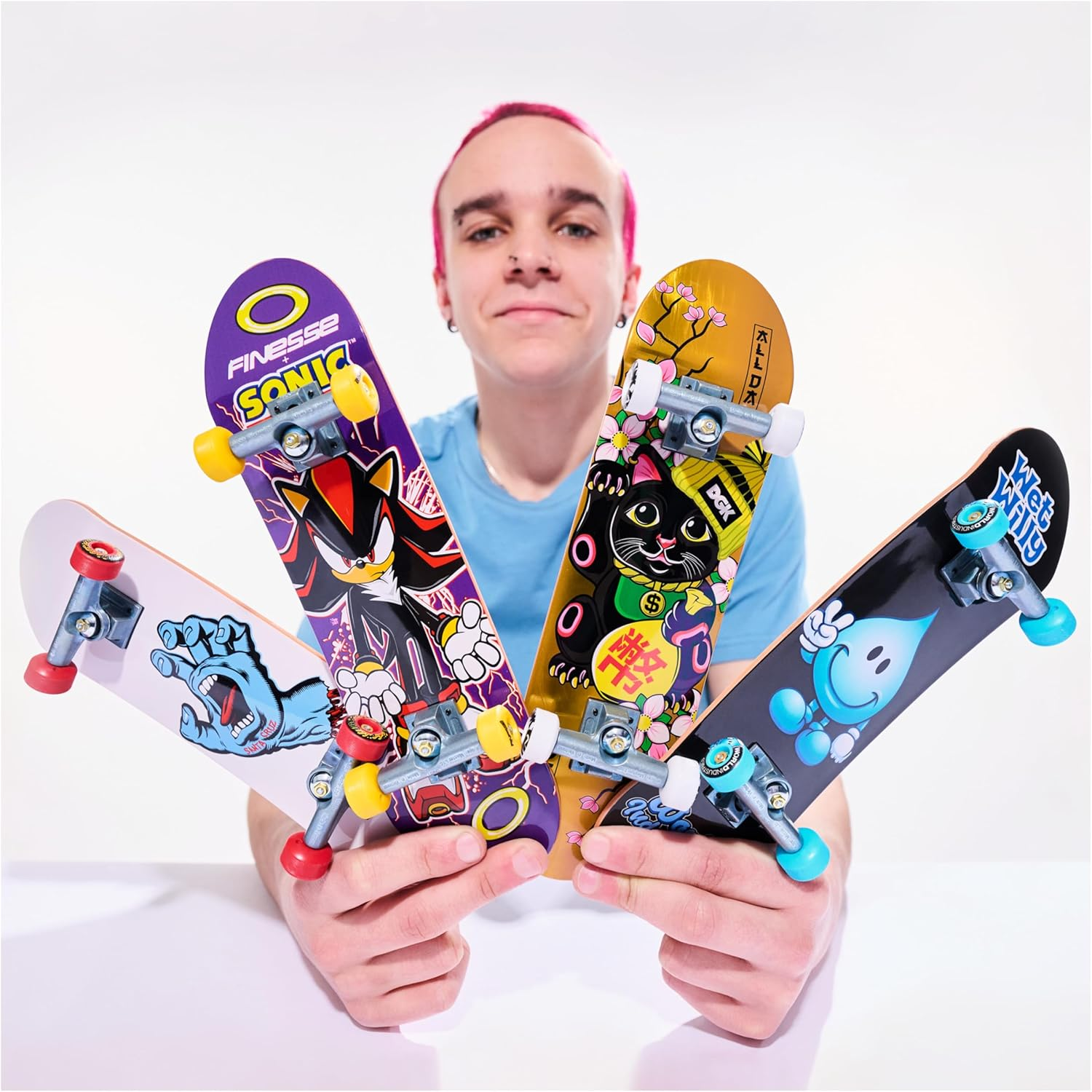 Tech Deck, Santa Cruz Handboard; Authentic Mini Skateboards, Kids&rsquo; Toys for Boys and Girls, Ages 6 and up (Hands Use Only) image number 2