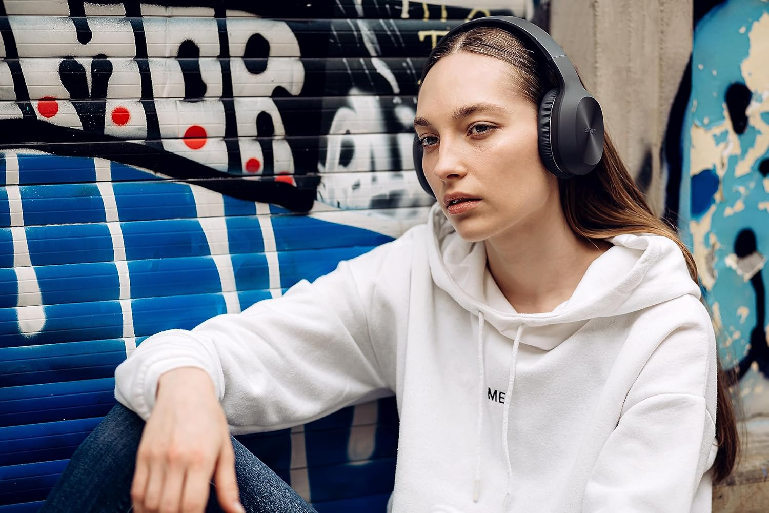 Edifier W600BT Bluetooth Wireless Headphone Headset Stereo Bluetooth V5.1 Over-Ear Pads Built-In Microphone 30 Hours Playtime - Black - Black image number 3