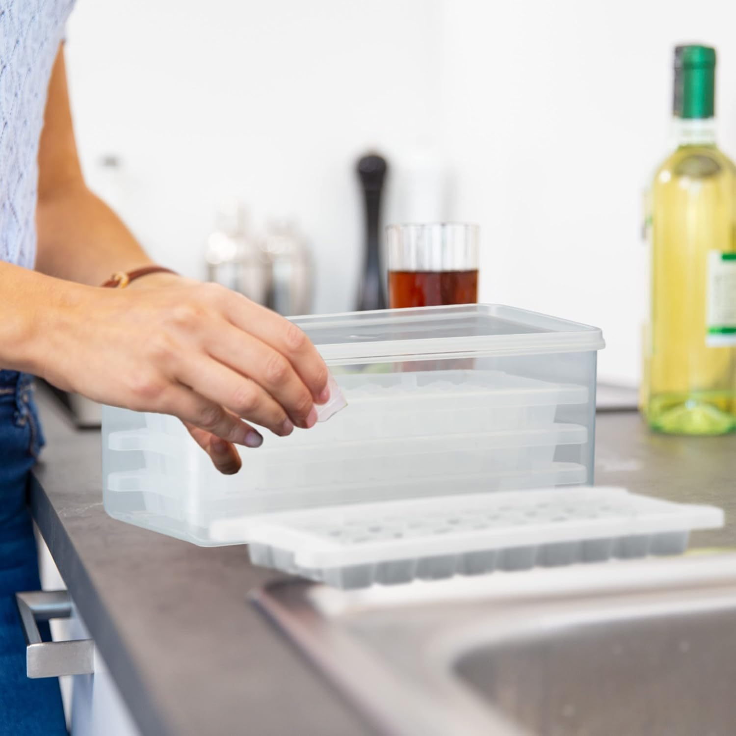 Relaxdays Ice Forms Set with Box and Lid, 4 Trays 144 Cubes Total, Easy-Care, Plastic, 11 X 28 X 13.5 Cm, Transparent, 100%