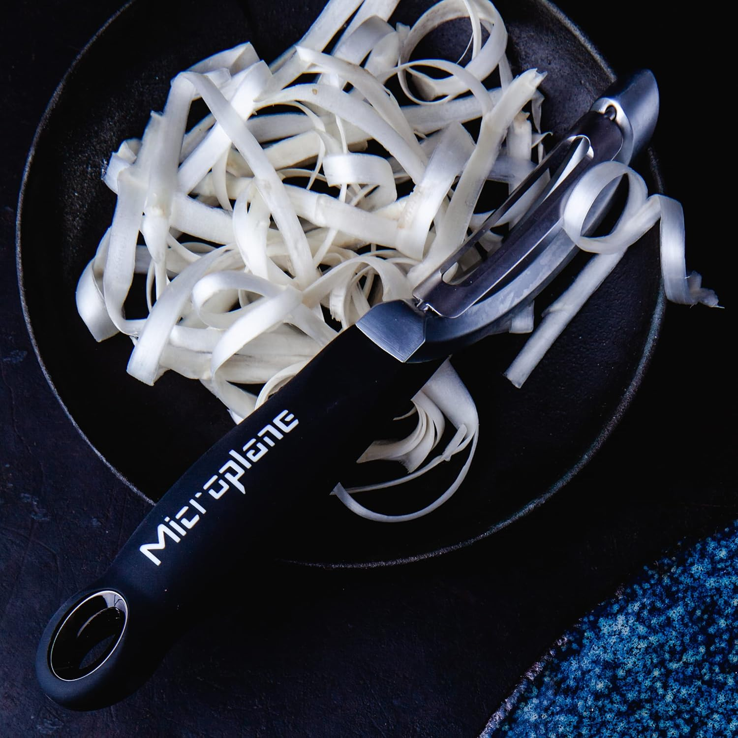 Microplane 48091 Professional Peeler Stainless Steel/Black for Right and Left Hand Use image number 4