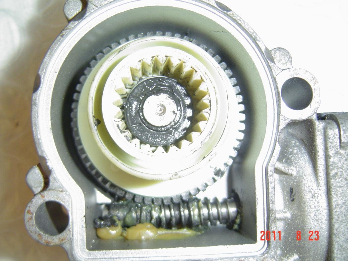 Regulatorfix Transfer Case Actuator Motor Gear Replacement Carbon Fiber # 093509010 for BMW X3 E83 X5 E53 X6 E71 X5 E70 image number 1