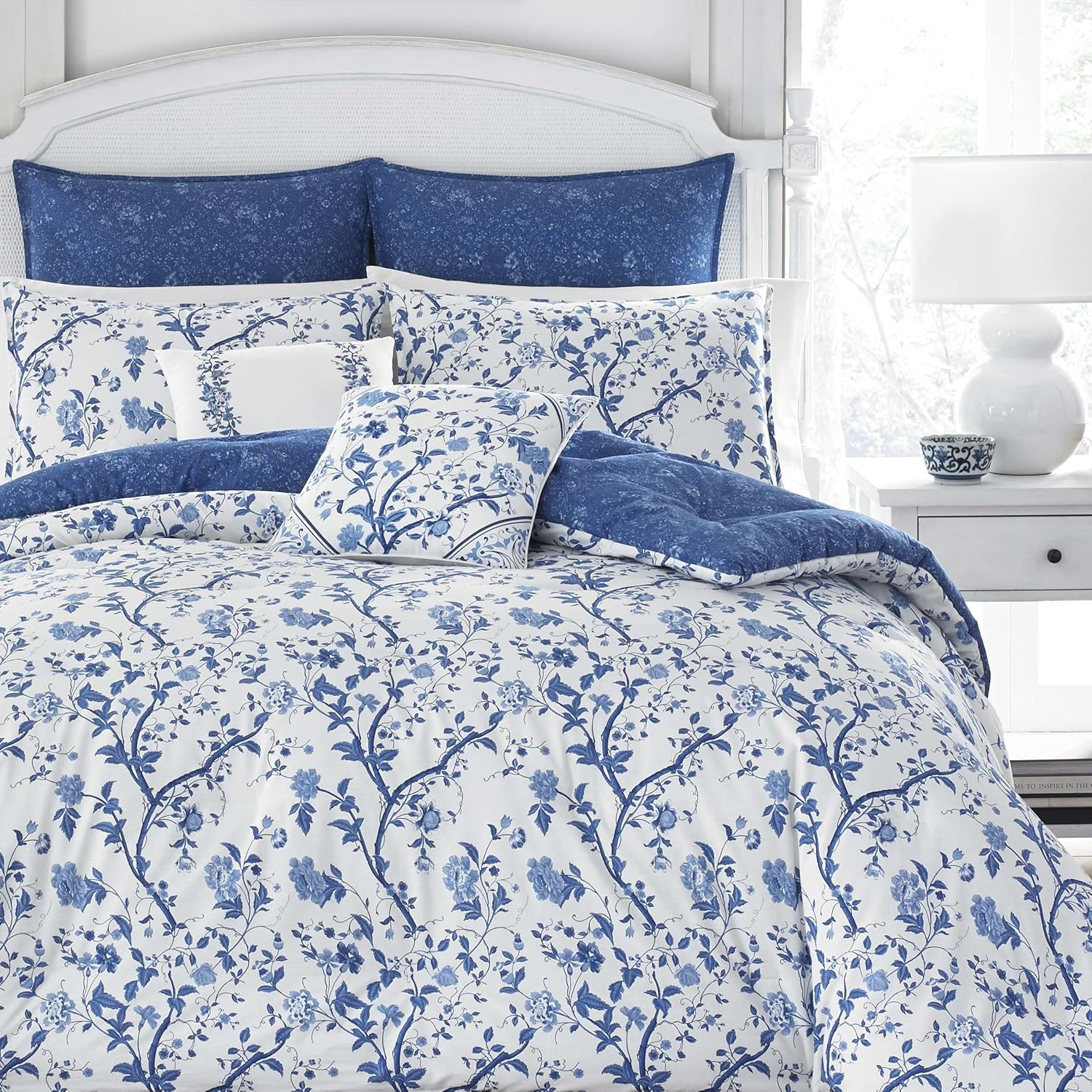Laura Ashley Home Elise Duvet Cover Set, Full/Queen, Medium Blue image number 3