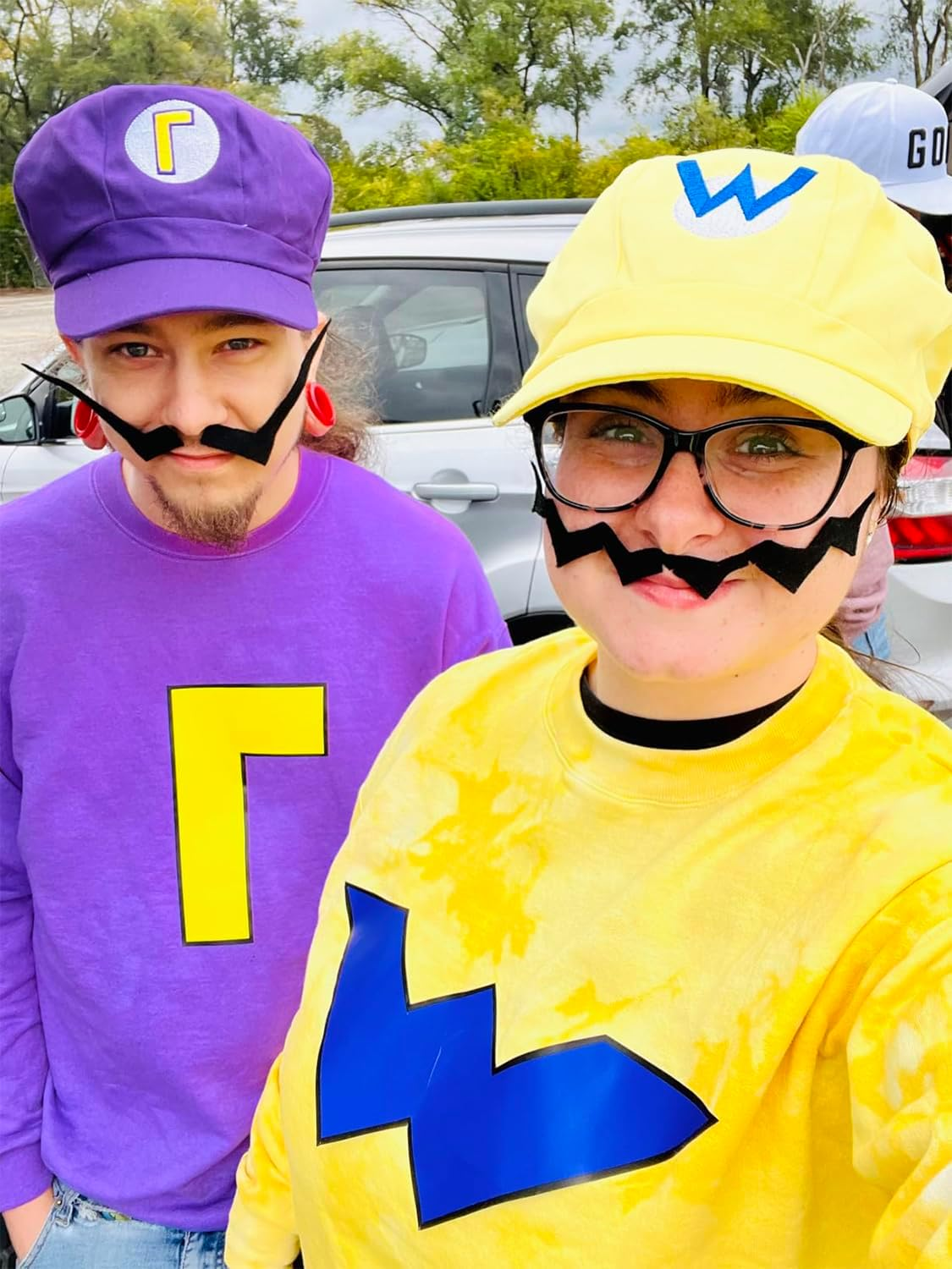 Yaliuliu Novelty Wari and Waluig Costume for Adults,Women and Men - Complete Halloween & Cosplay Accessory Set with Hat, Mustache, Gloves, Buttons, and Suspenders, Yellow and Purple image number 4