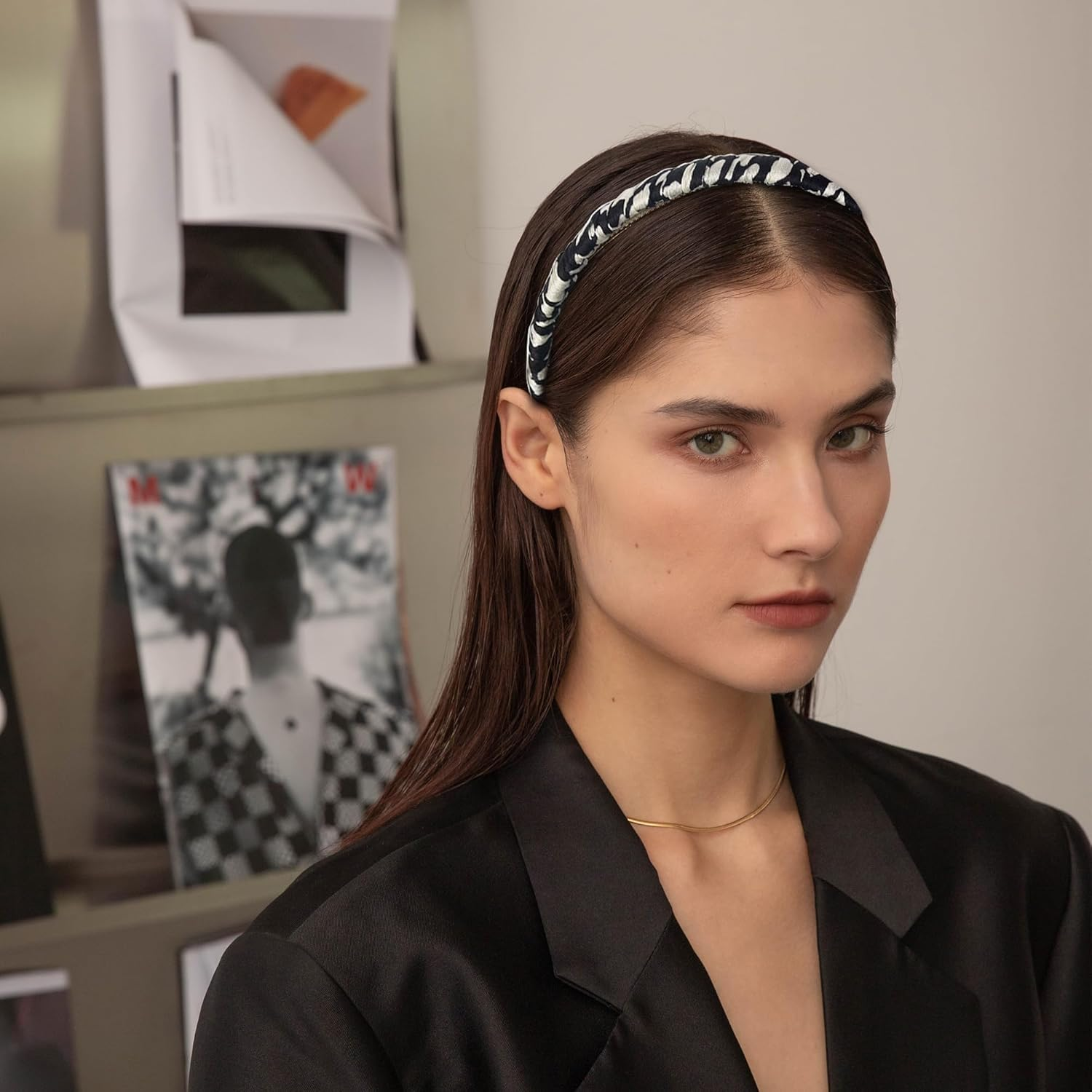 Pack of 5 Hair Bands for Girls and Women, Plastic Headbands with Teeth Comb Thin, Fashion Elasticity, Non-Slip Hair Bands with Leopard Print, Plain Headband, Hair Accessories image number 3