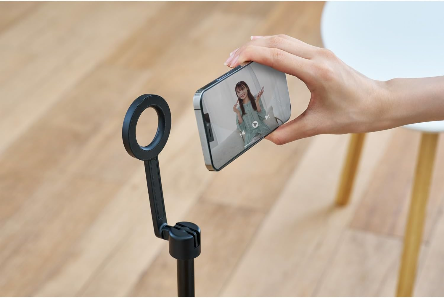 Elecom PWSTMFBK Smartphone Stand, Smartphone Tripod Mount, Compatible with Magsafe, Floor Standing, Maximum Length 29.5 Inches (75 Cm), 360 Degree Rotation, Foldable, Compact, Magsafe Seal Included, image number 5