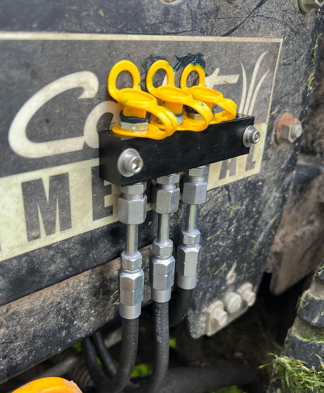 Locknlube Grease Fitting Caps (50 Count) (Yellow) - Yellow image number 3